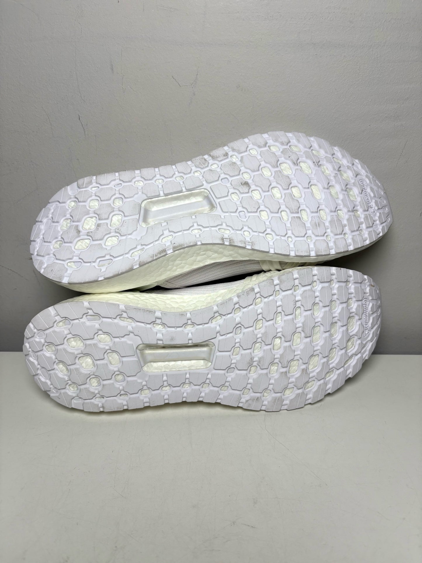 Women's Shoe Size 9.5 Adidas x Stella McCartney Ultraboost DNA White Pre-Owned Sneakers
