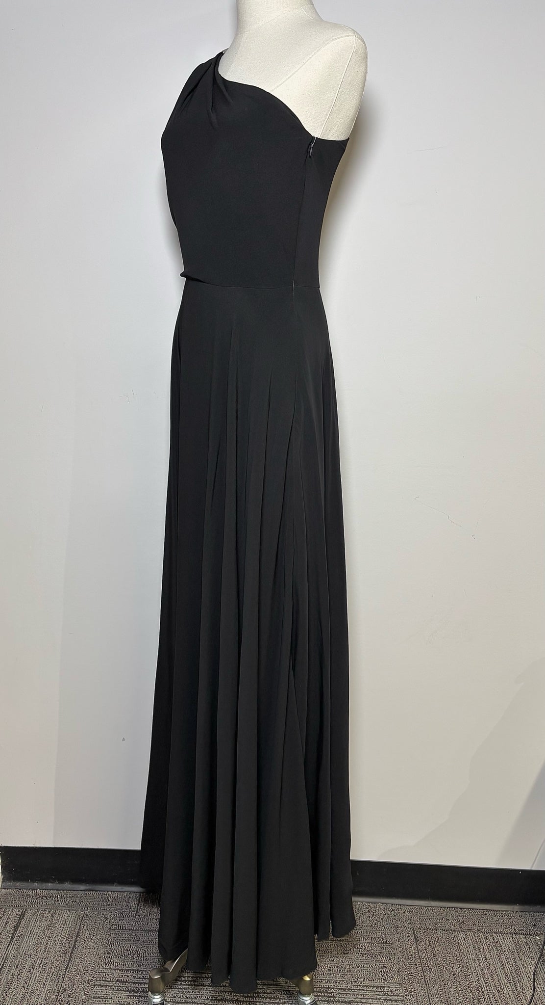 Women Size 4 Ralph Lauren Purple Label Black Solid NWT Gown