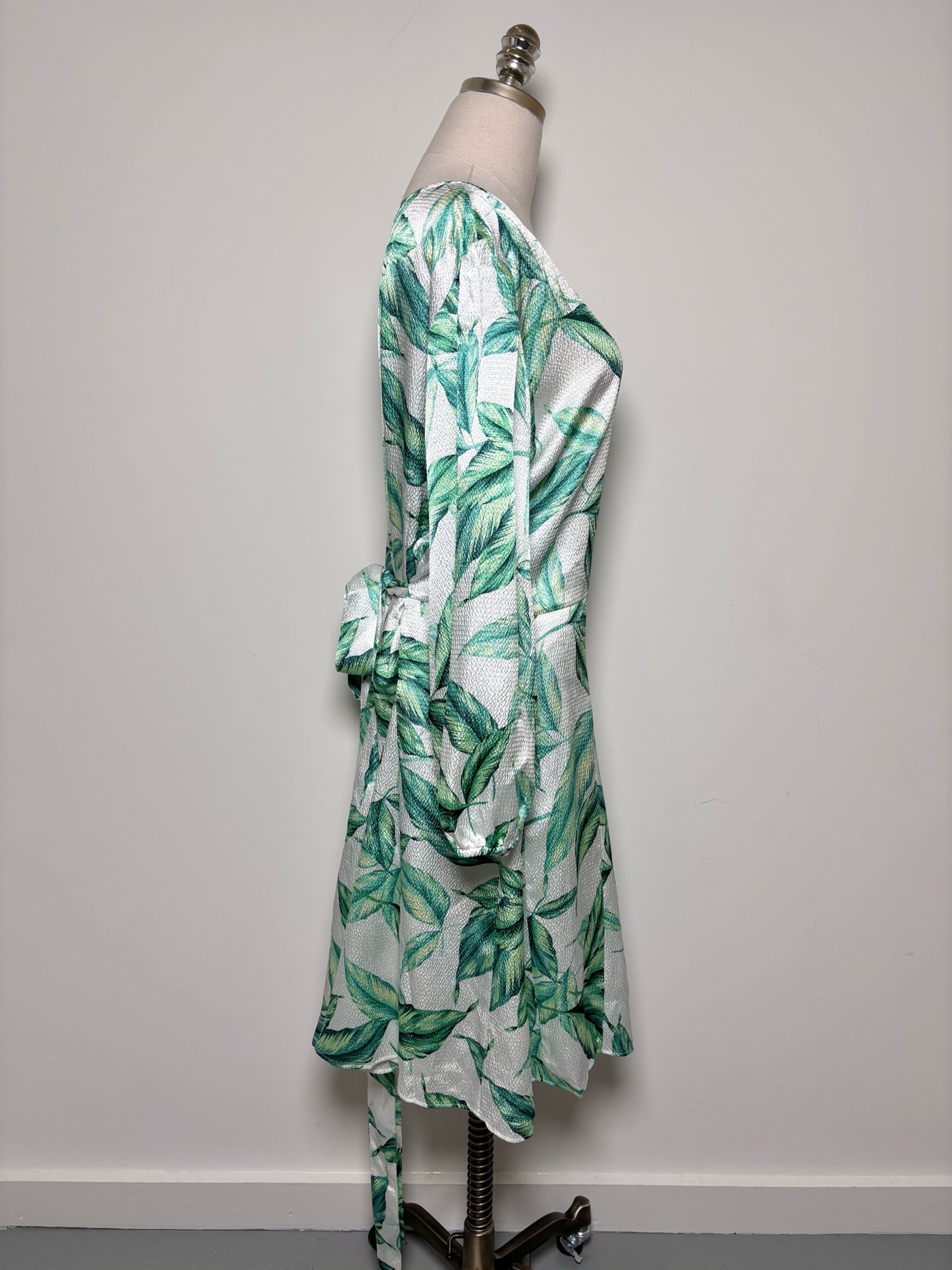 Women Size 20 Draper James Green, White Leaves Polyester NWT Dress