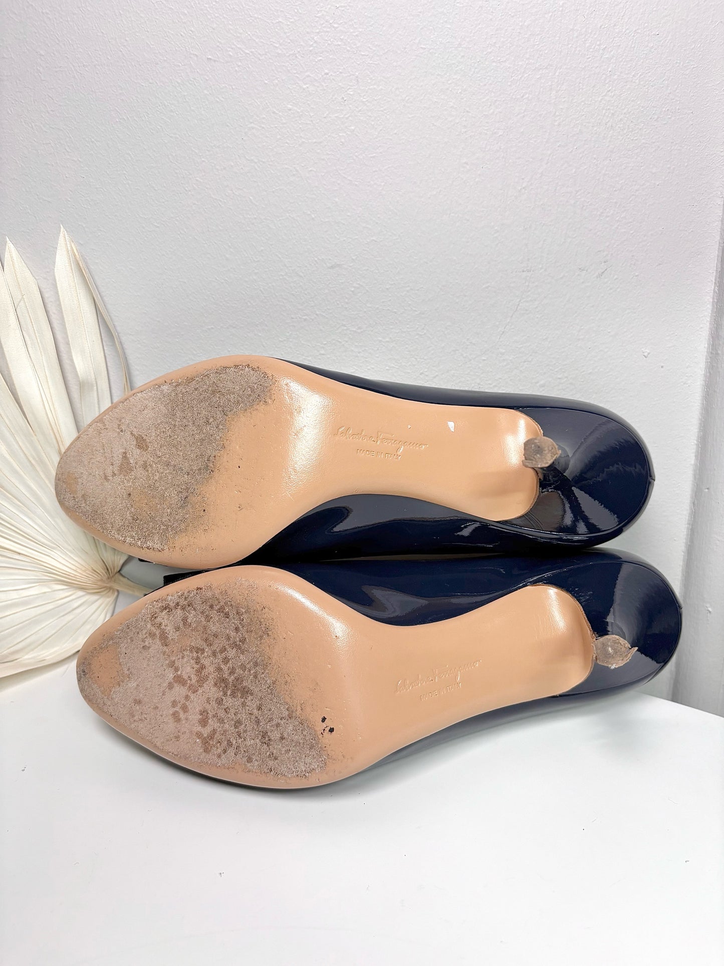 W Shoe Size 7.5 Salvatore Ferragamo Carla Blue Patent Leather Heels