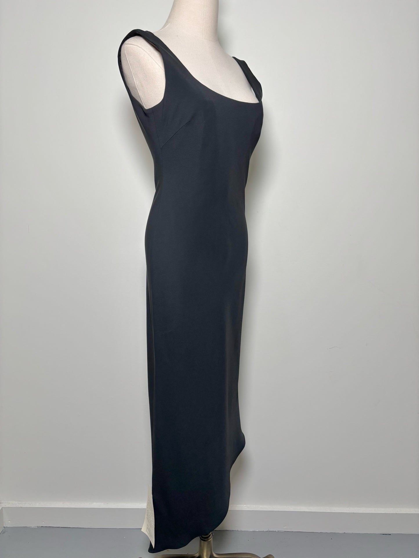 Women Size 8 (S) Alberta Feretti Black Solid NWT Asymmetrical Hem Gown