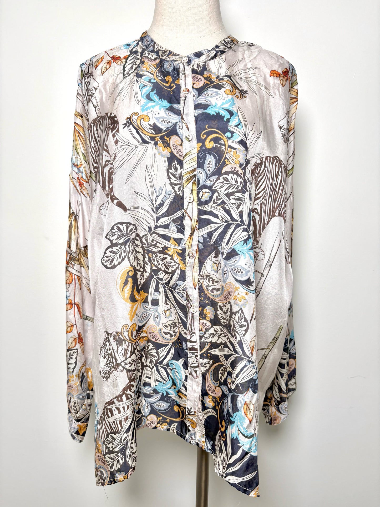 Women Size XL Johnny Was Gray, navy, brown Jungle Silk Blouse