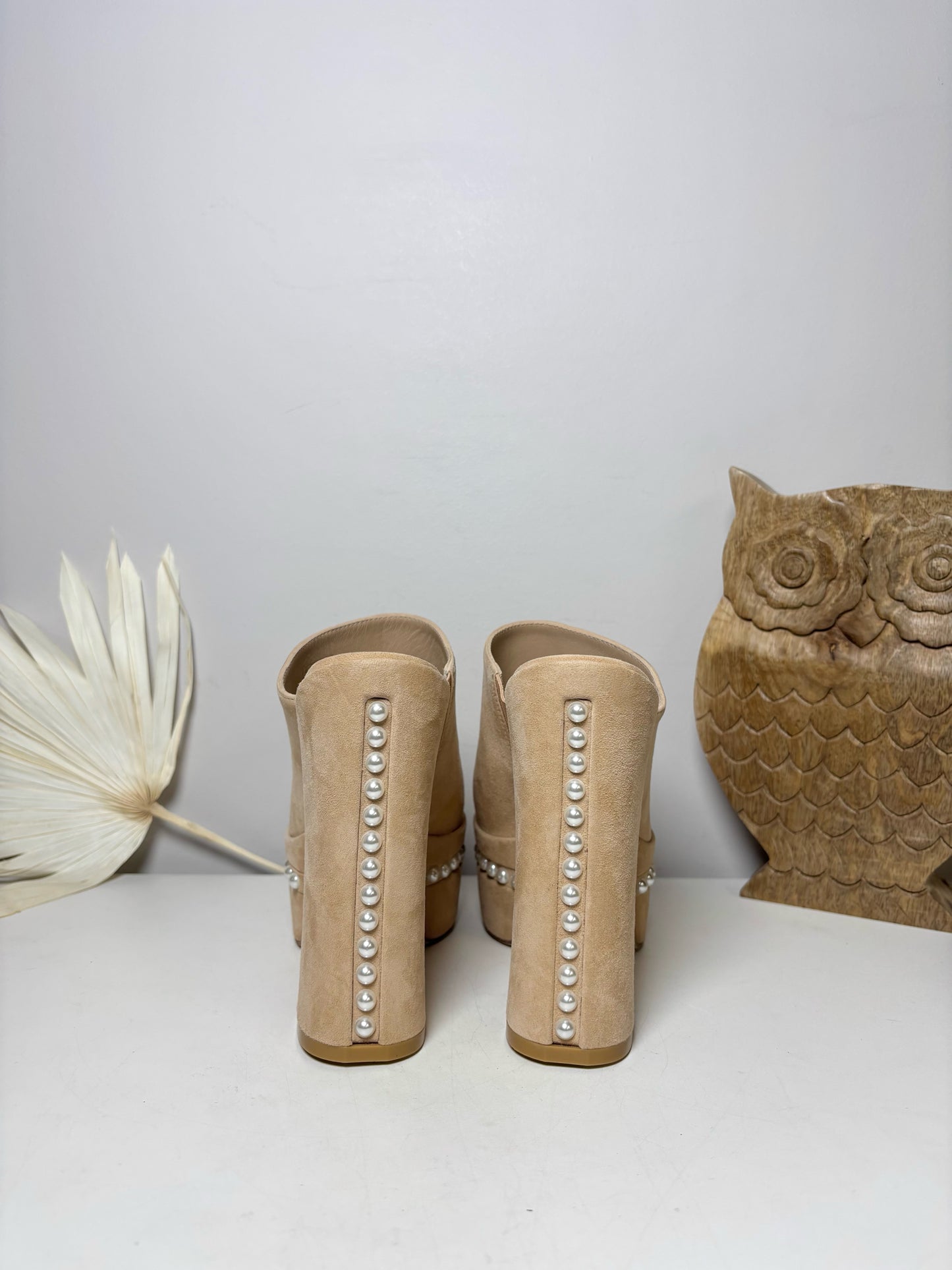 W Shoe Size 7 Stuart Weitzman Tan Leather Suede Pearl Platform Slides