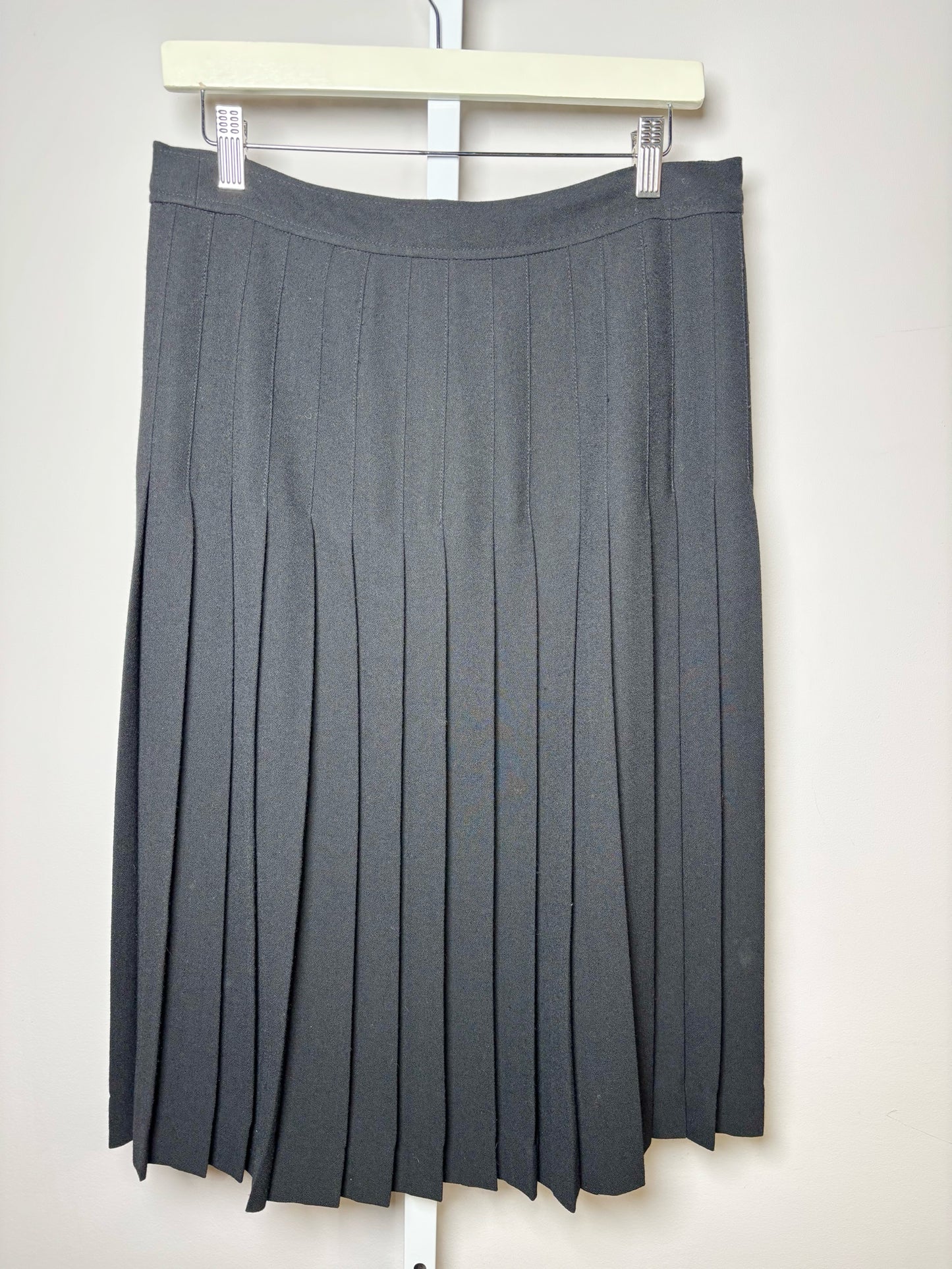 Women Size XXL Celine Black Solid Wool Pleated Midi Vintage Skirt
