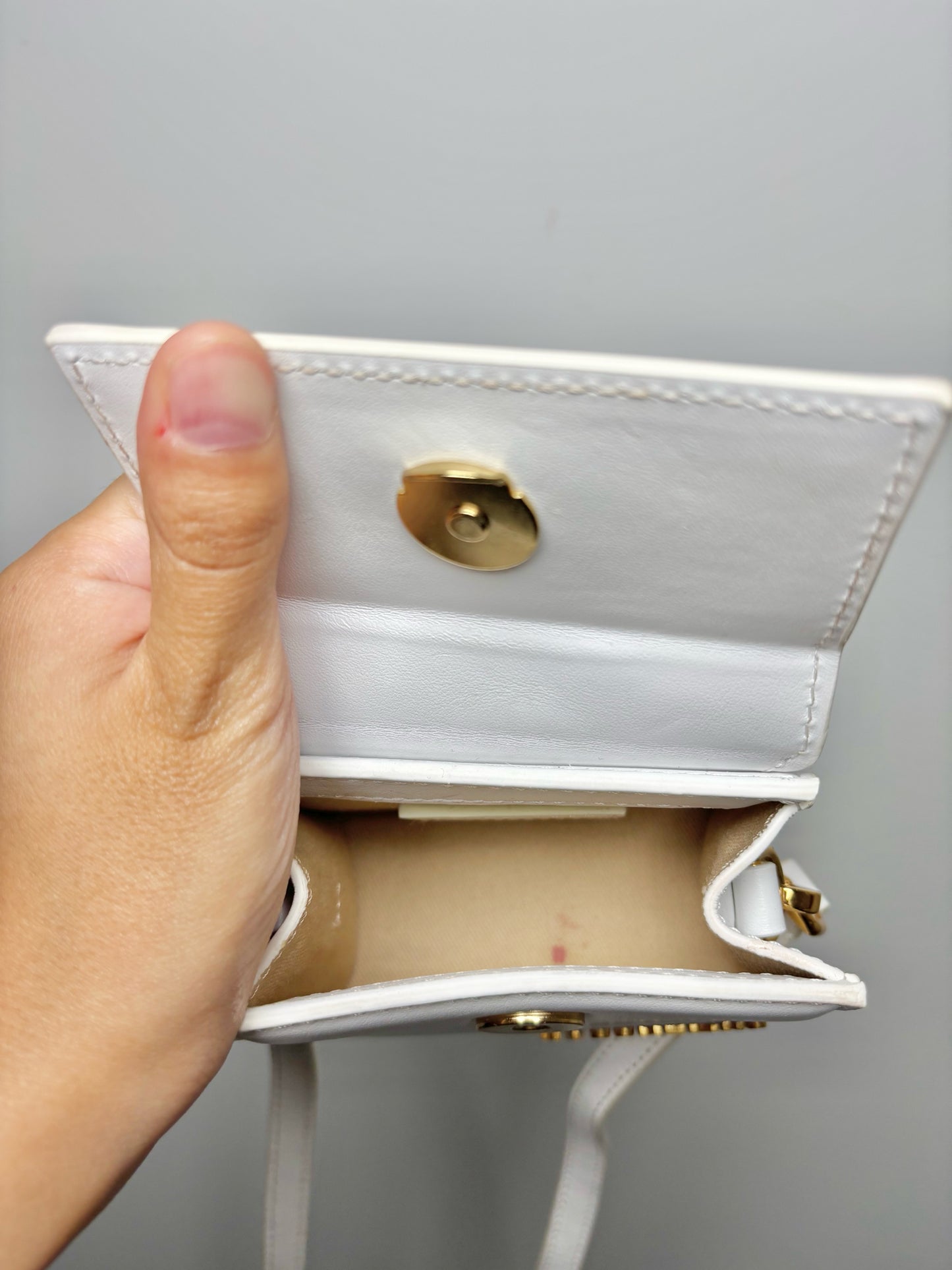 Jacquemus Leather Pre-owned White Le Chiquito Moyen Purse