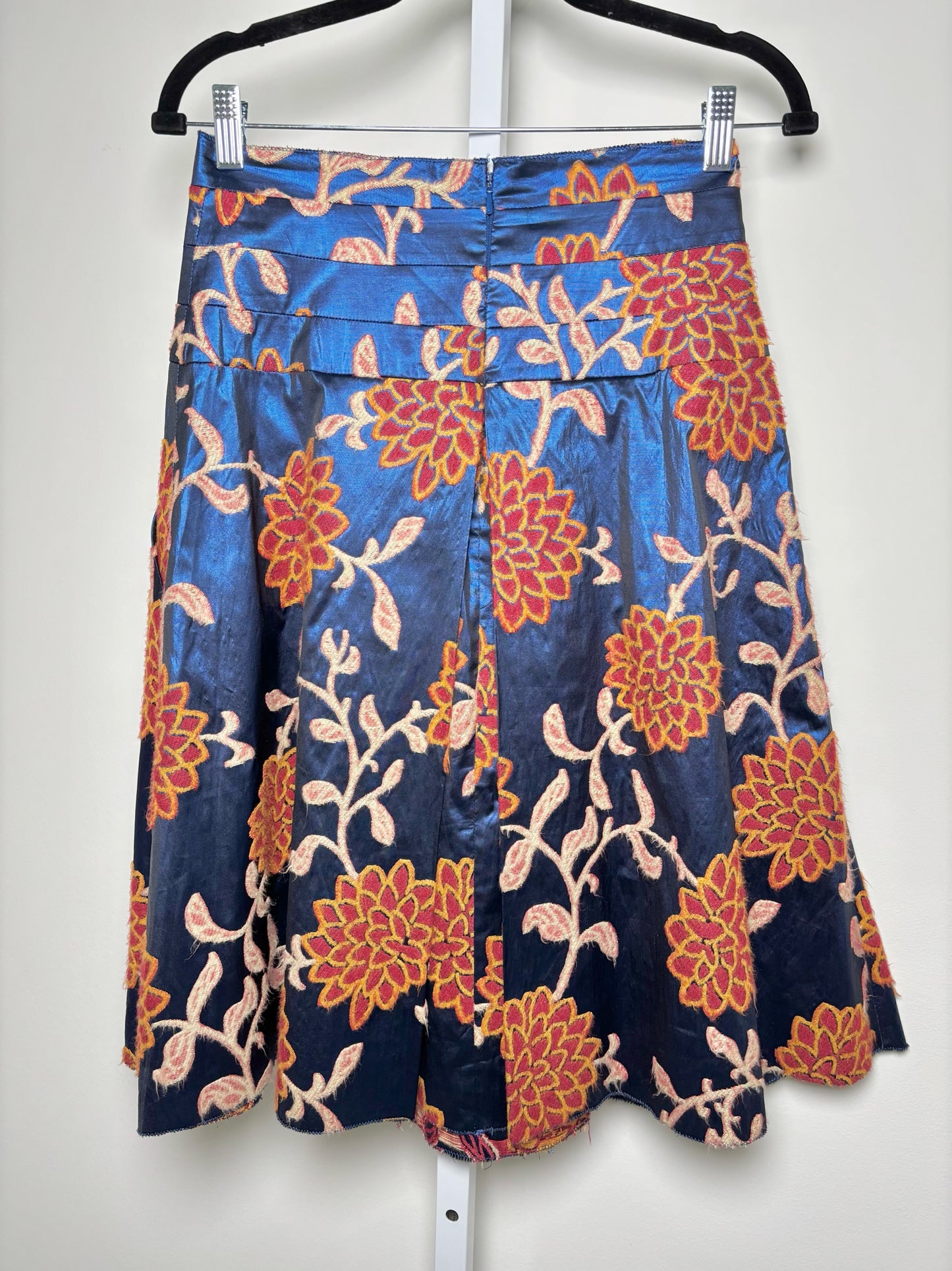 Women Size 4 Robert Rodriguez Navy, orange, red Floral Skirt