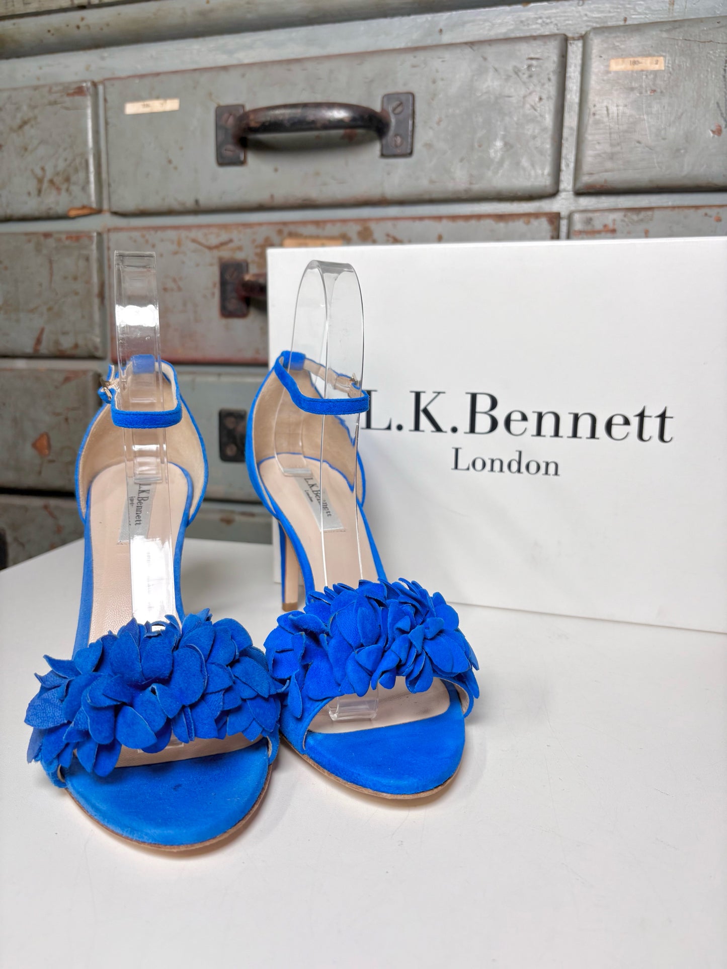 W Shoe Size 37.5 (7 US) L.K. Bennett Blue Leather Suede Heels