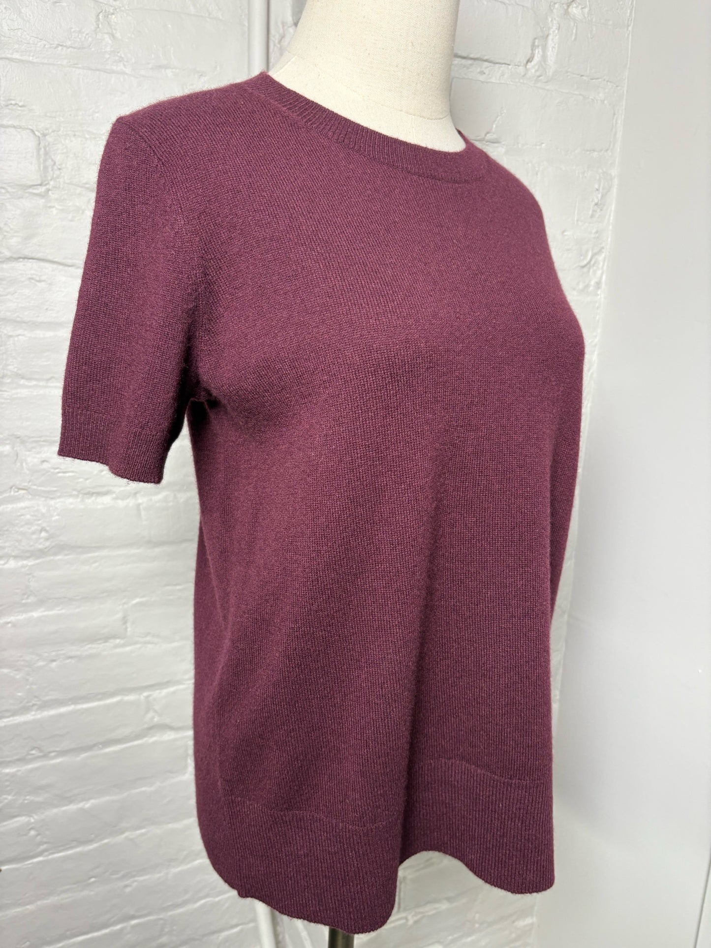Women Size M Theory Plum Solid Cashmere Sweater