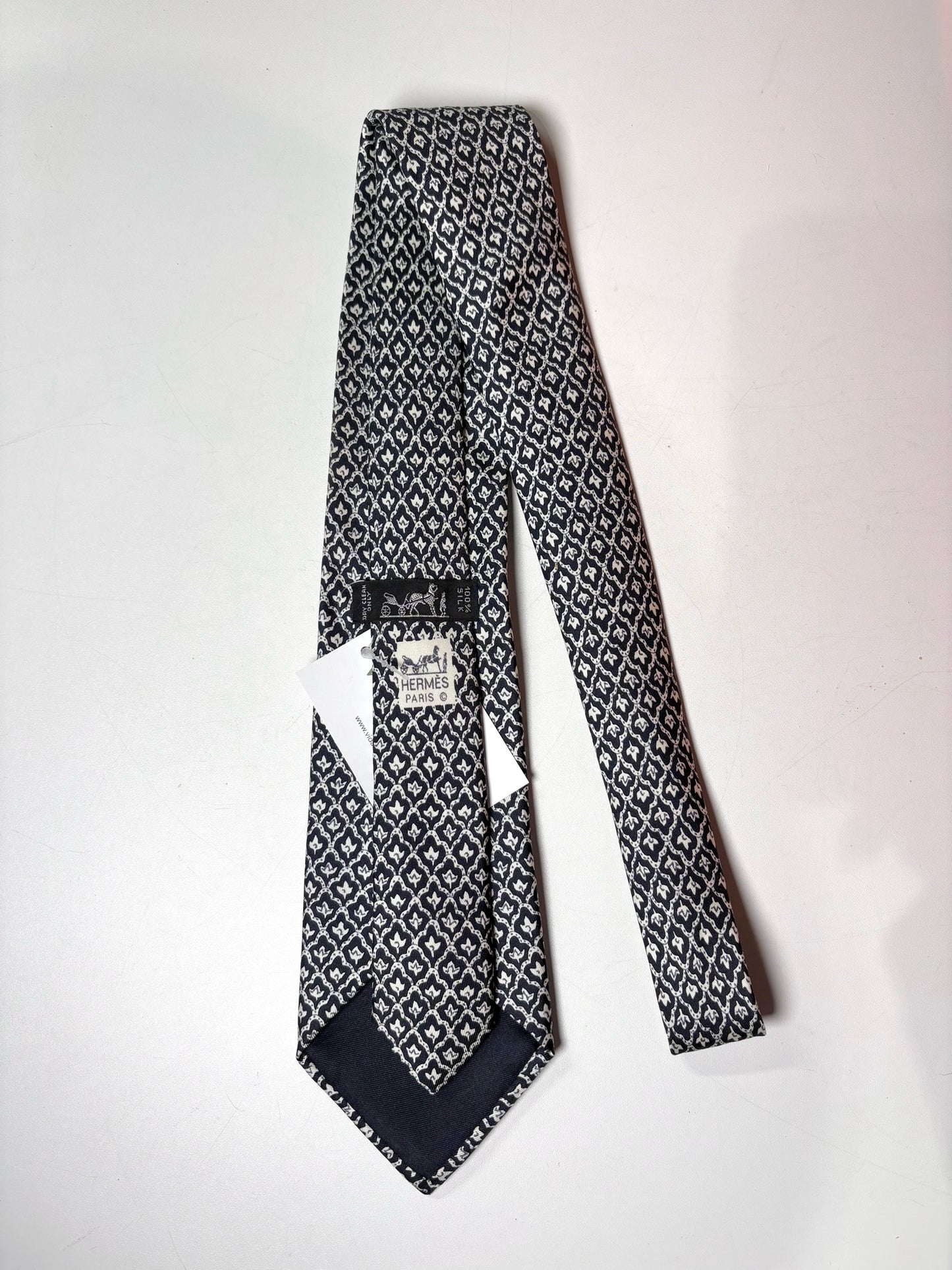 Hermes Black & White 100% Silk Leaves Men's Tie
