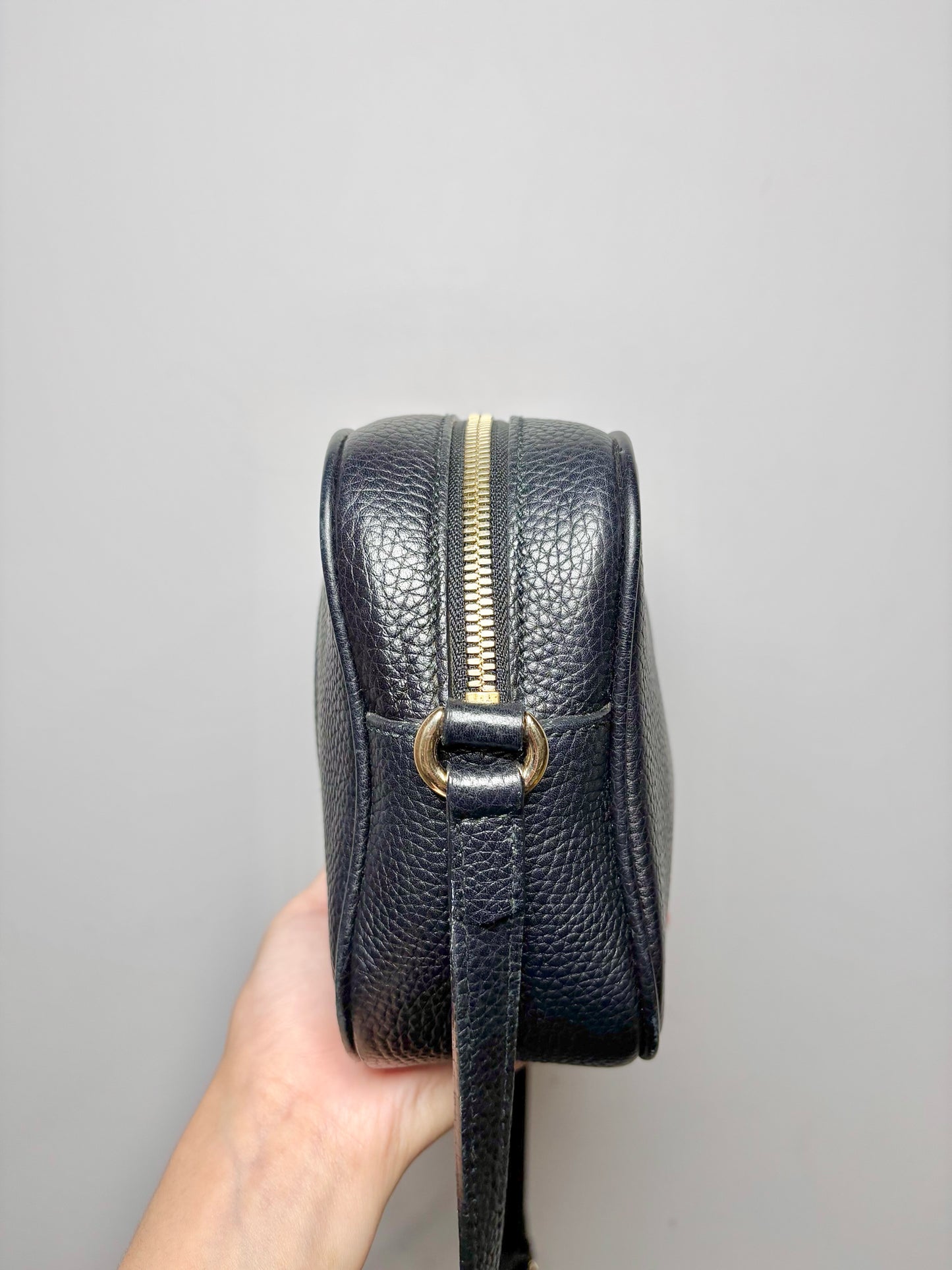 Gucci Solid Leather Black Cowhide Soho Disco Purse