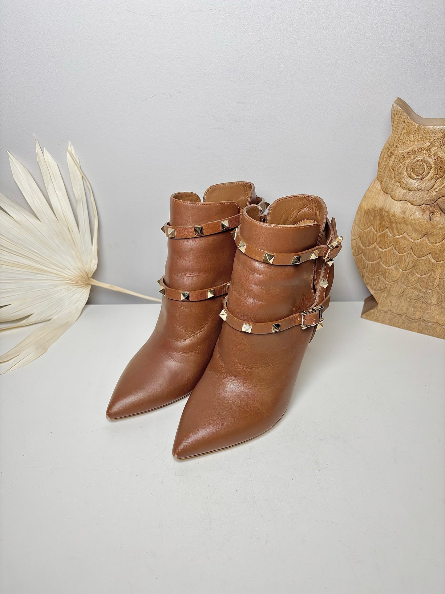 W Shoe Size 37 (7, US) Valentino Garavani Brown Leather Cowhide Boots