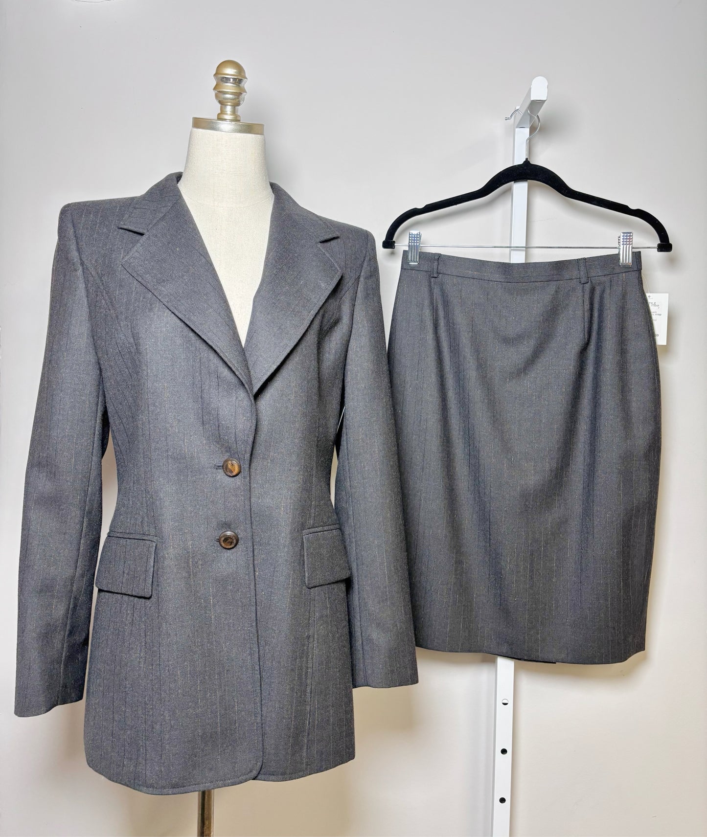 Women Size 38 Escada Black Metallic Suit