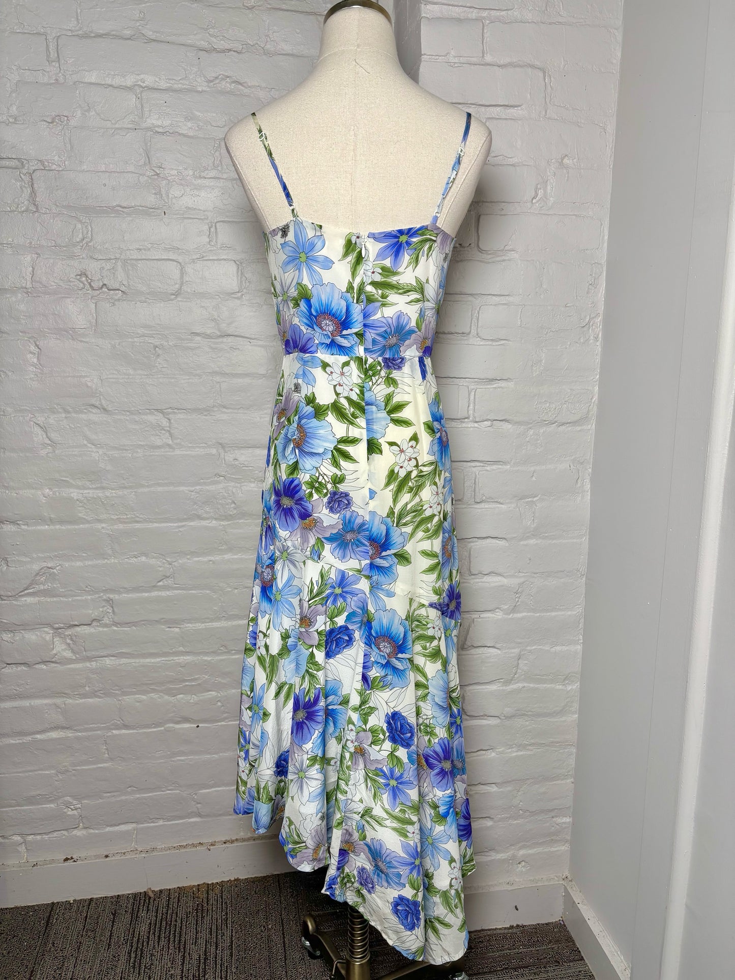 Women Size XS Yumi Kim Blue Floral NWT Dress