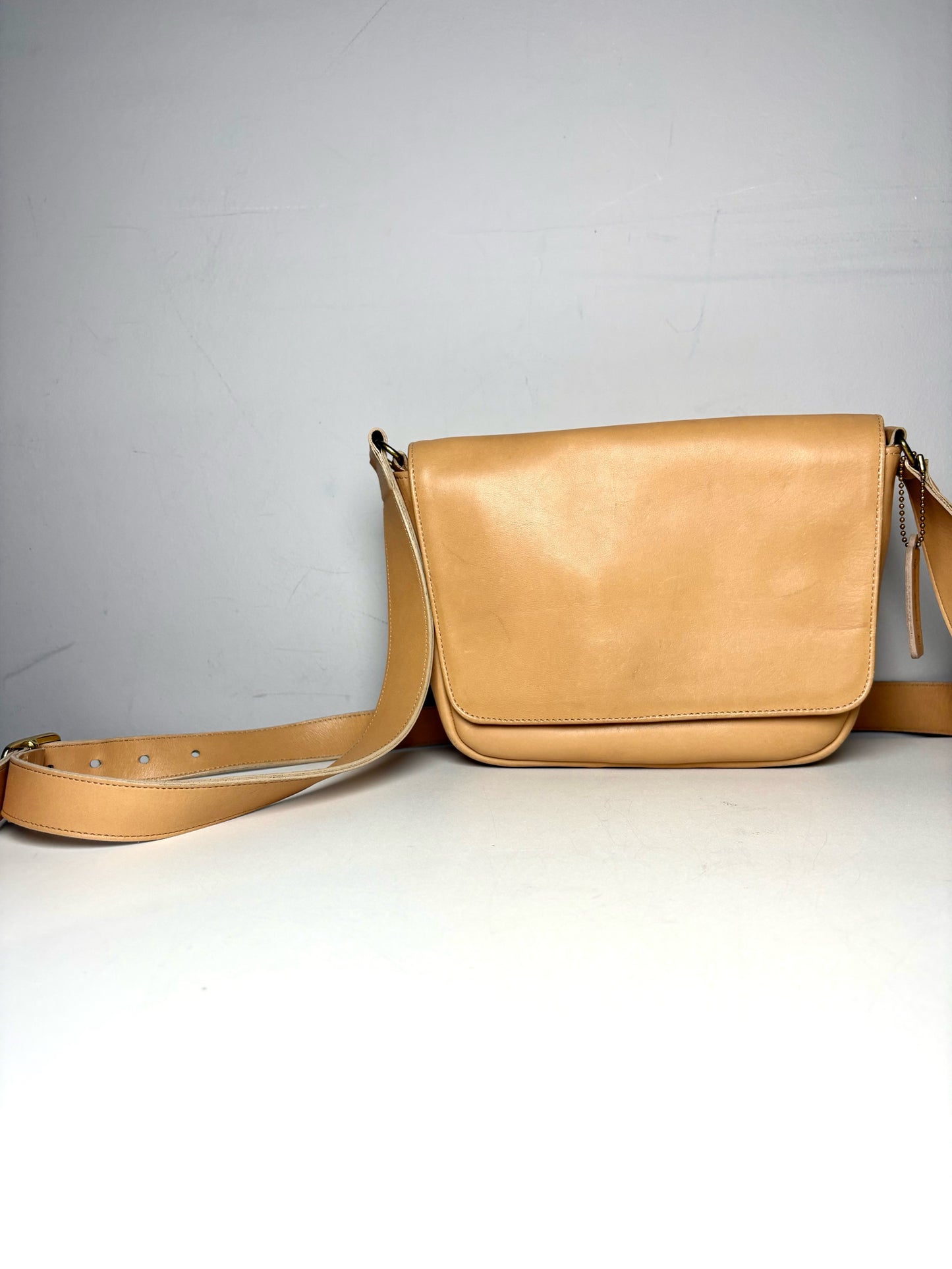 Women's Coach Solid Vintage Leather Pre-owned Tan Small Purse