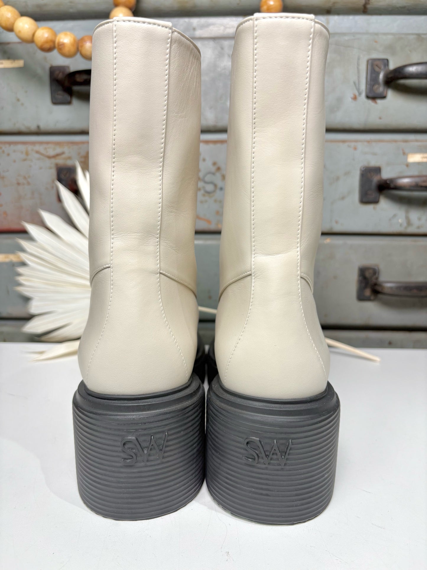 W Shoe Size 9.5 Stuart Weitzman Bone Soho Lug Bootie