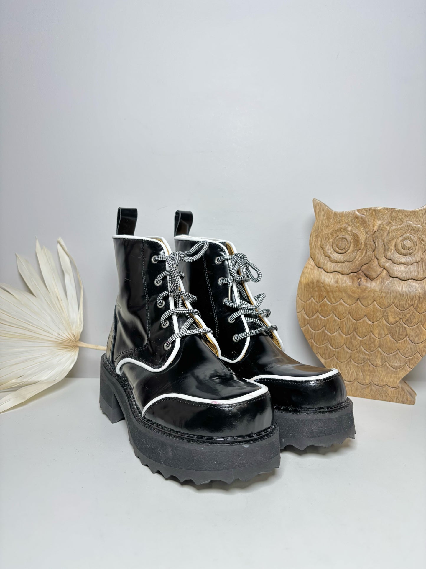W Shoe Size 7.5 John Fluevog Black Leather Cowhide Revna Boots
