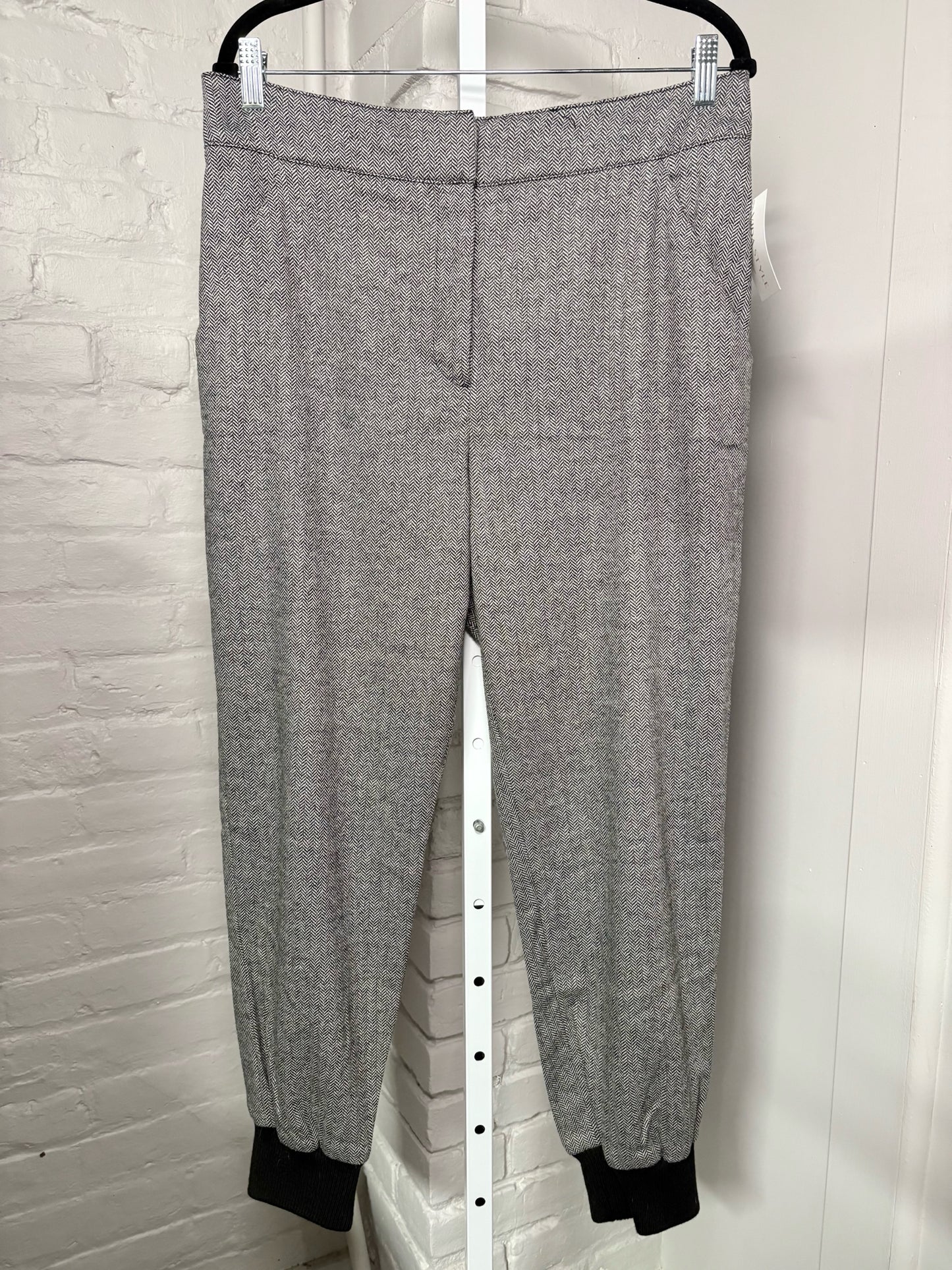 Women Size 12 Veronica Beard Black, White Chevron Jogger Pants
