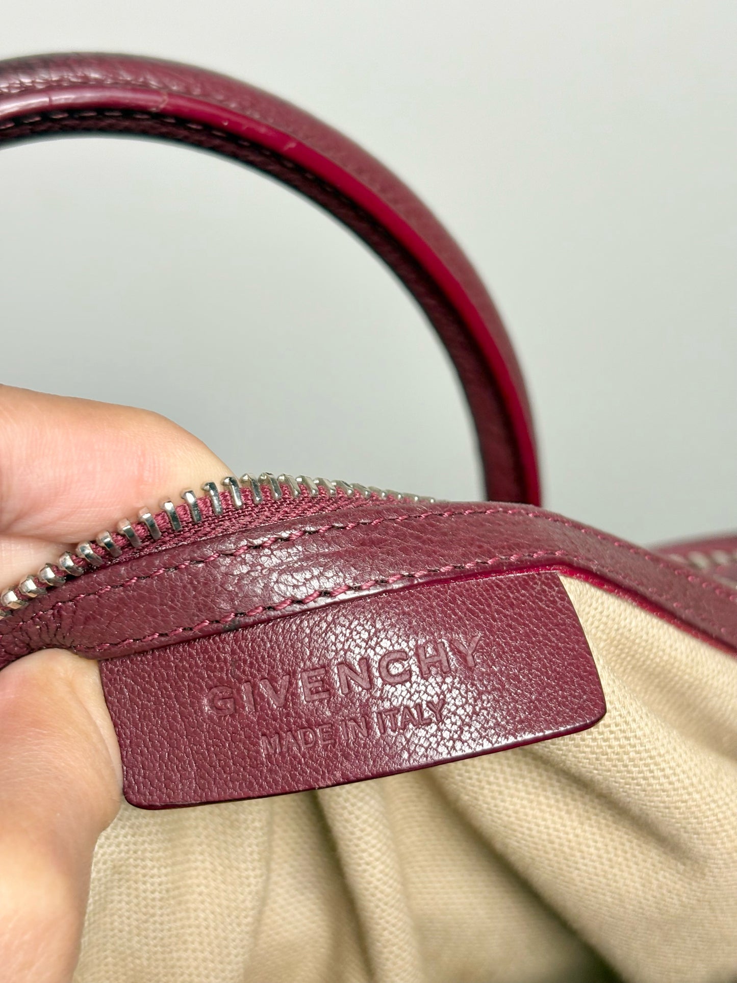 Leather Givenchy Grained Leather Pre-owned Burgundy Goatskin Medium Purse