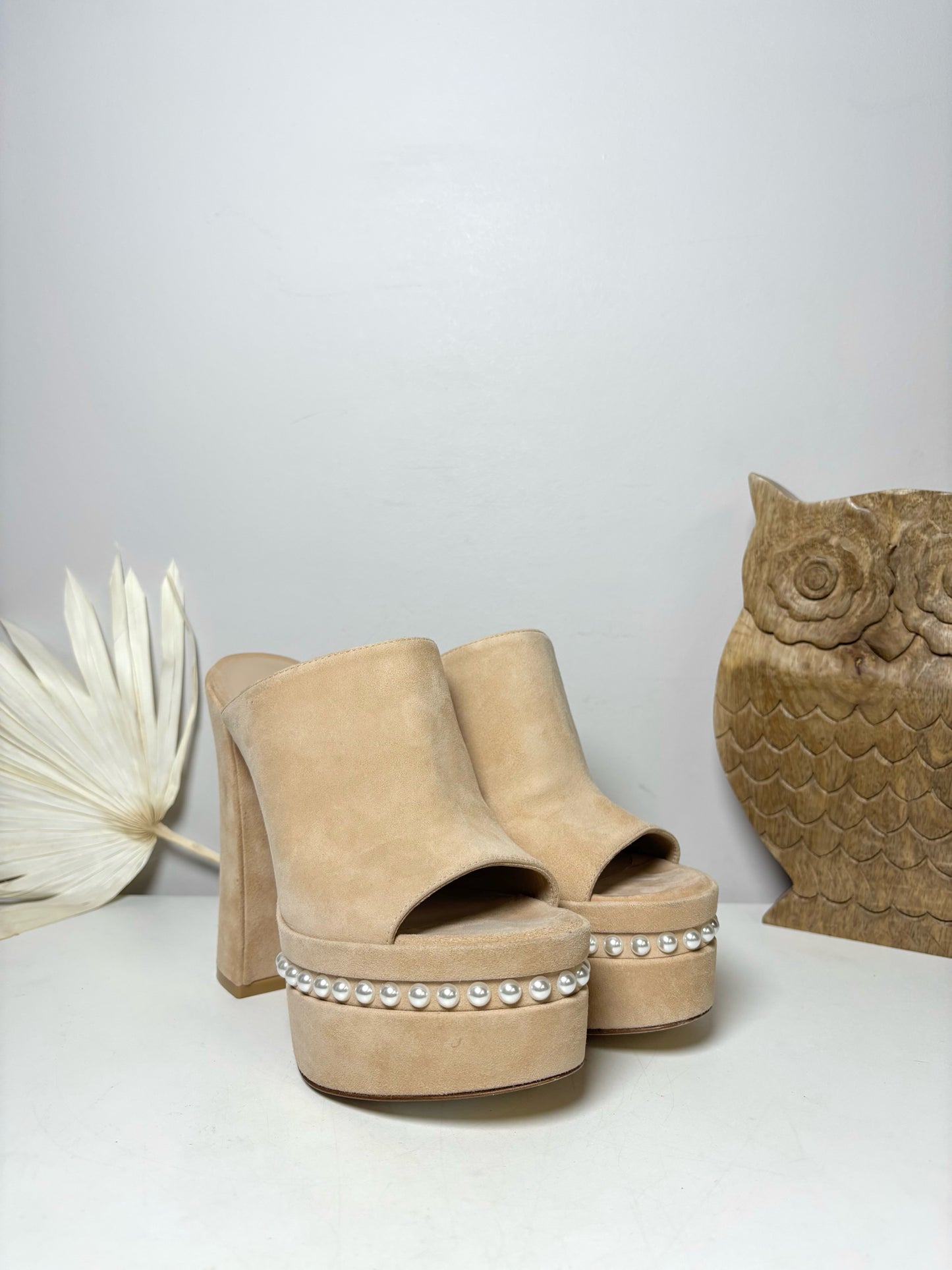 W Shoe Size 7 Stuart Weitzman Tan Leather Suede Pearl Platform Slides