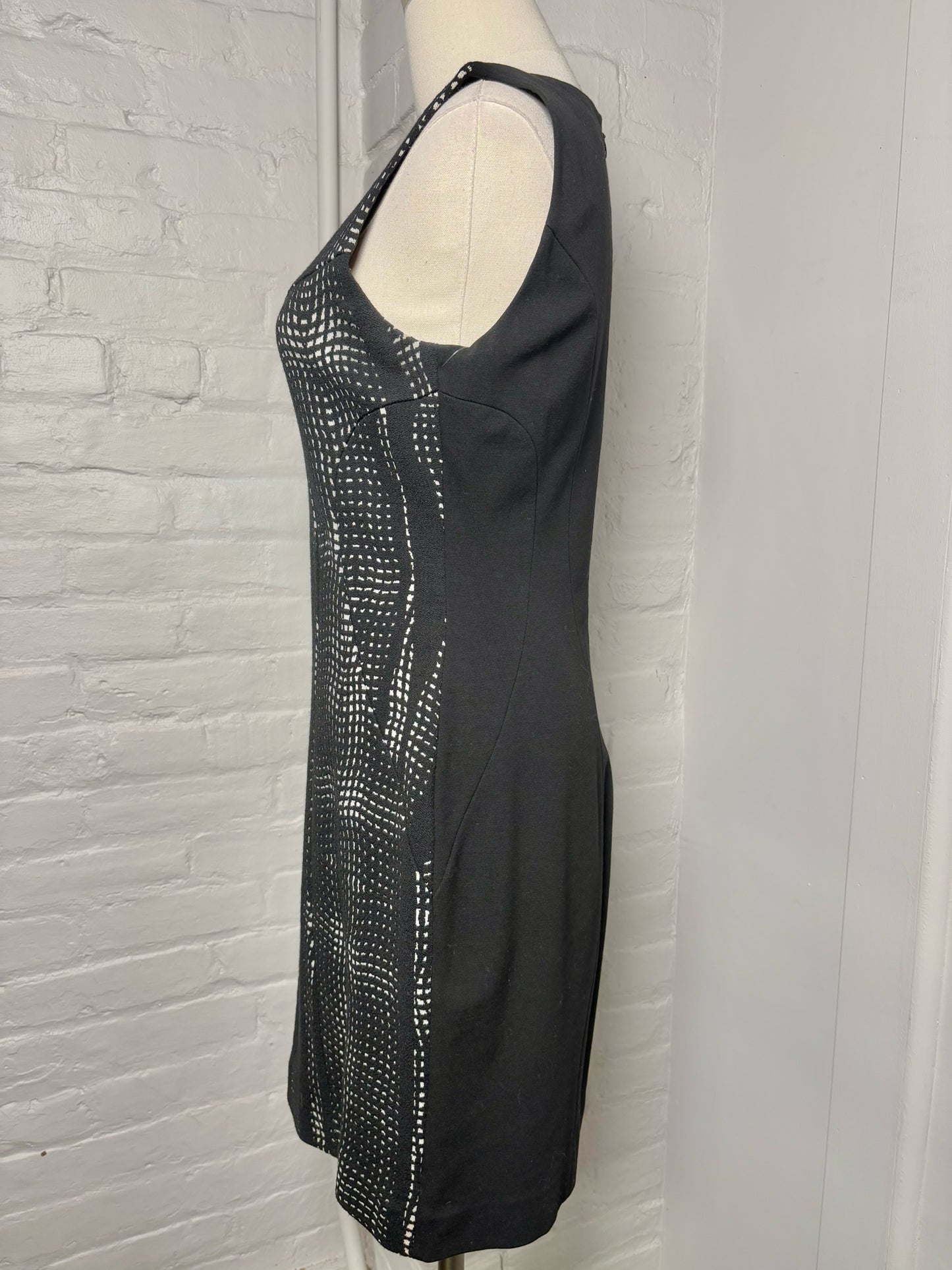 Women Size 8 Diane Von Furstenberg Black Knitted Vintage Dress