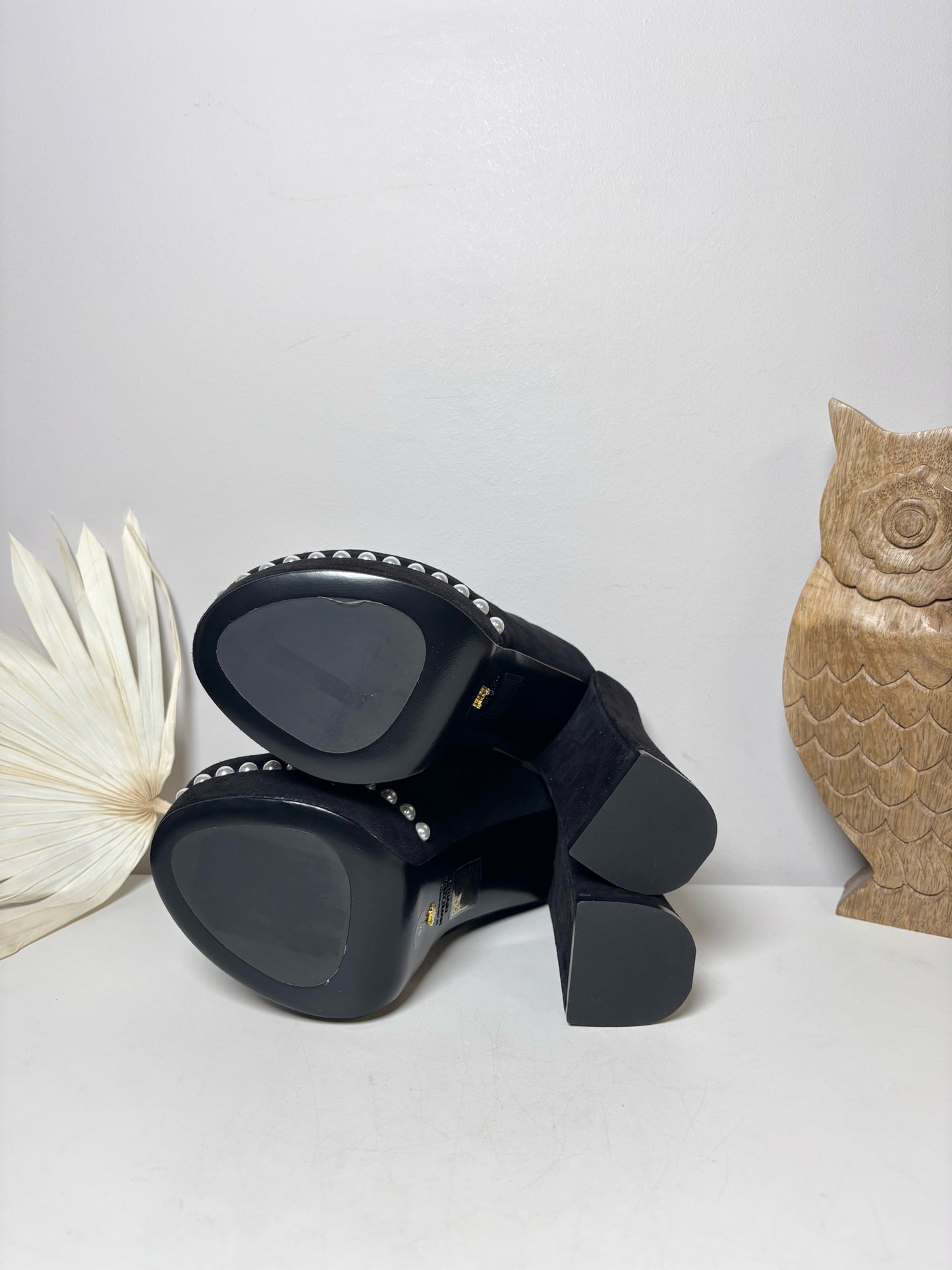 W Shoe Size 7 Stuart Weitzman Black Leather Suede Pearl Platform Slides