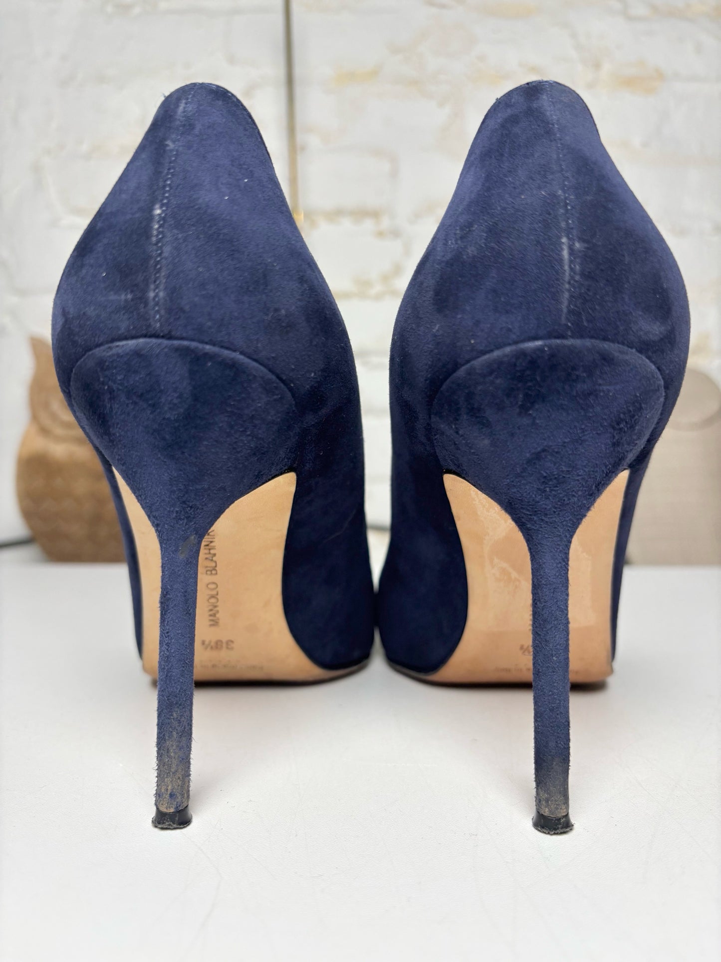 W Shoe Size 38.5 (7.5 US) Manolo Blahnik Blue Leather Suede Heels
