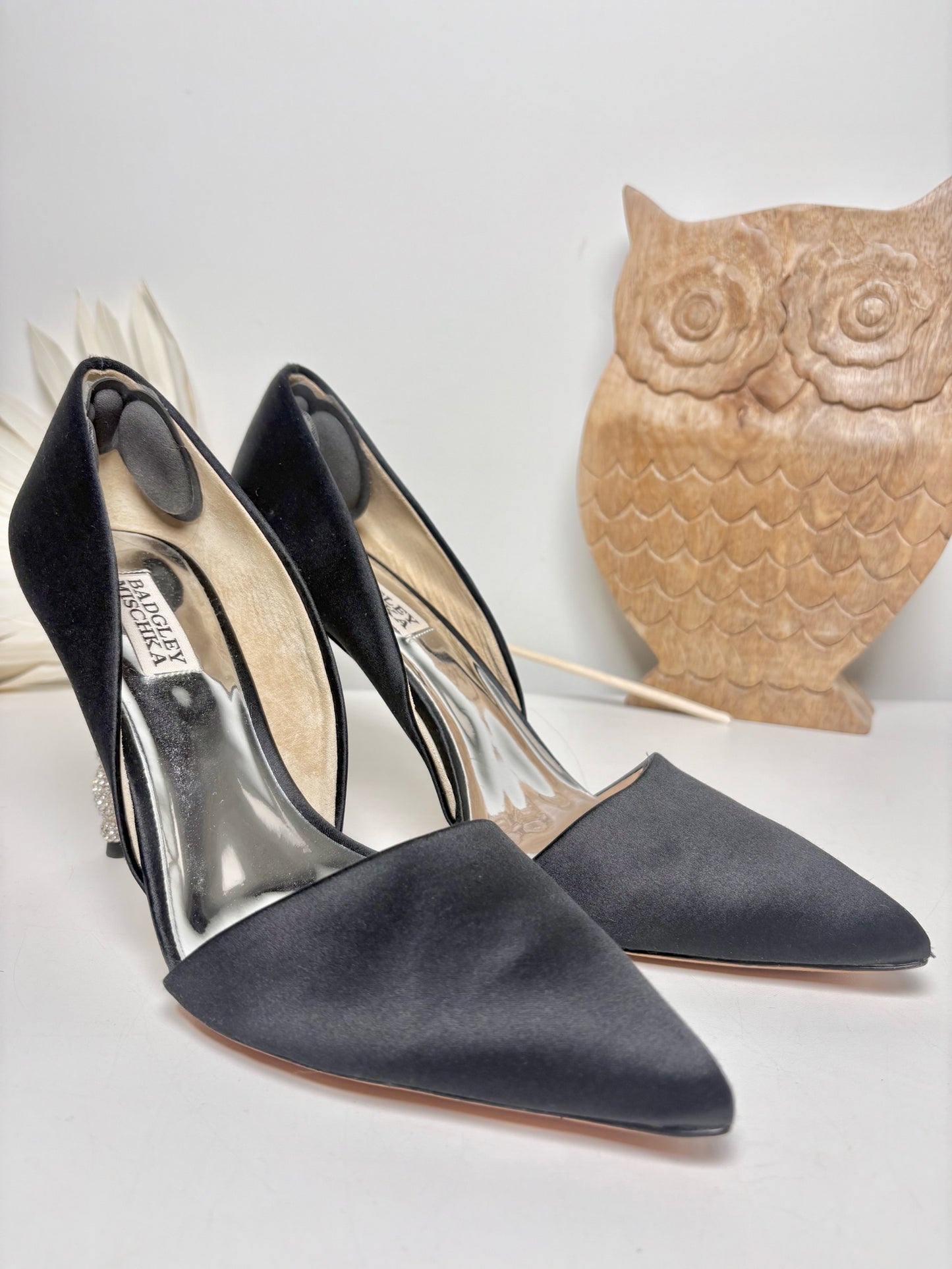 W Shoe Size 8 Badgley Mischka Black Satin Heels