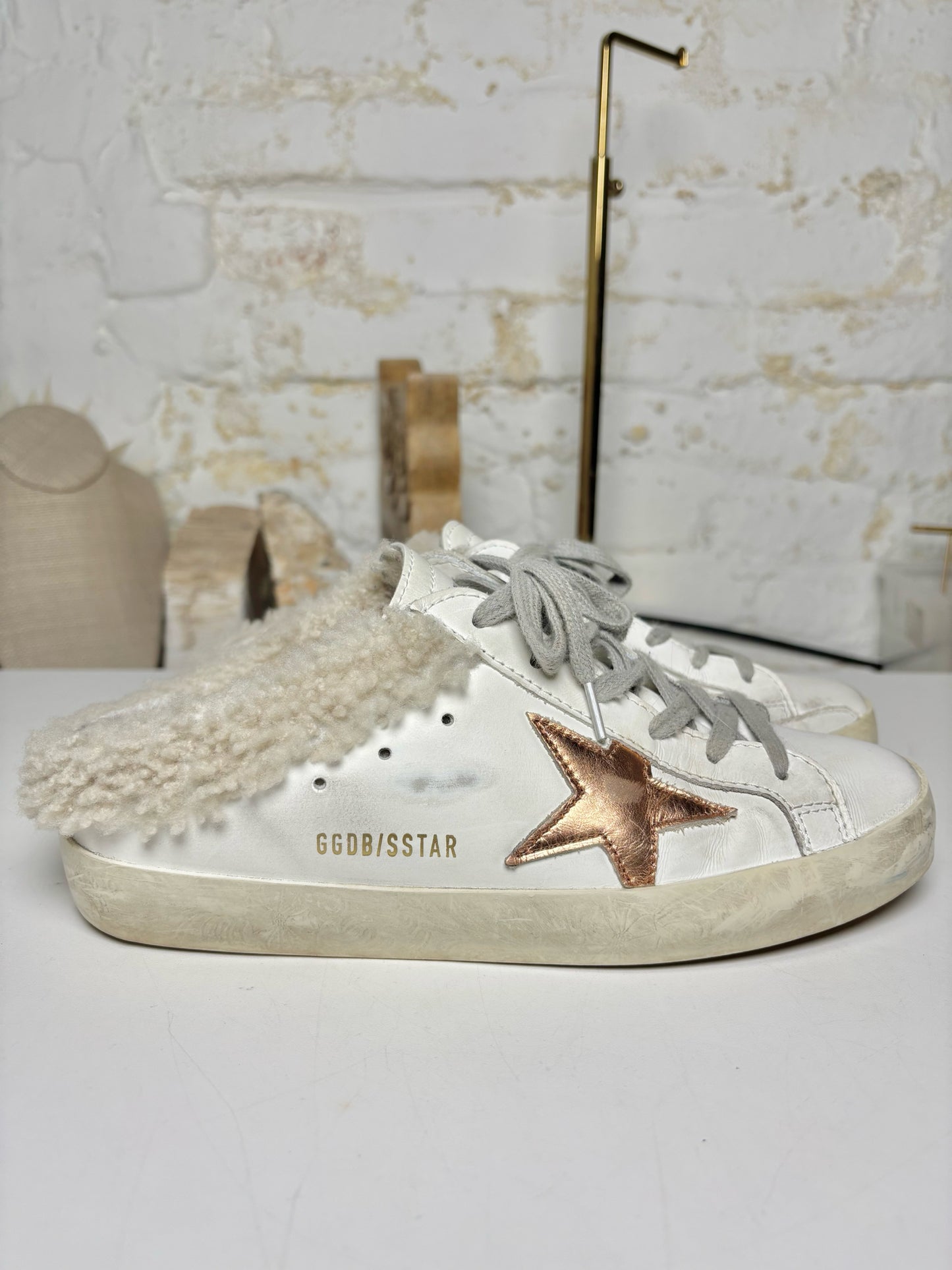W Shoe Size 37 (6.5, 7 US) Golden Goose White w/Rose Gold Star Tennis shoes