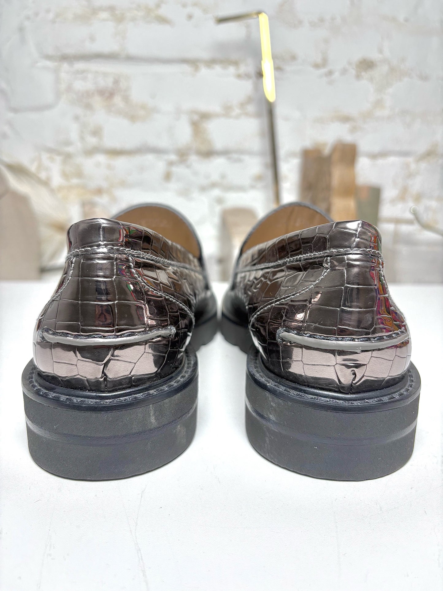 W Shoe Size 8 Stuart Weitzman Silver Croc Embossed NWOT Loafers