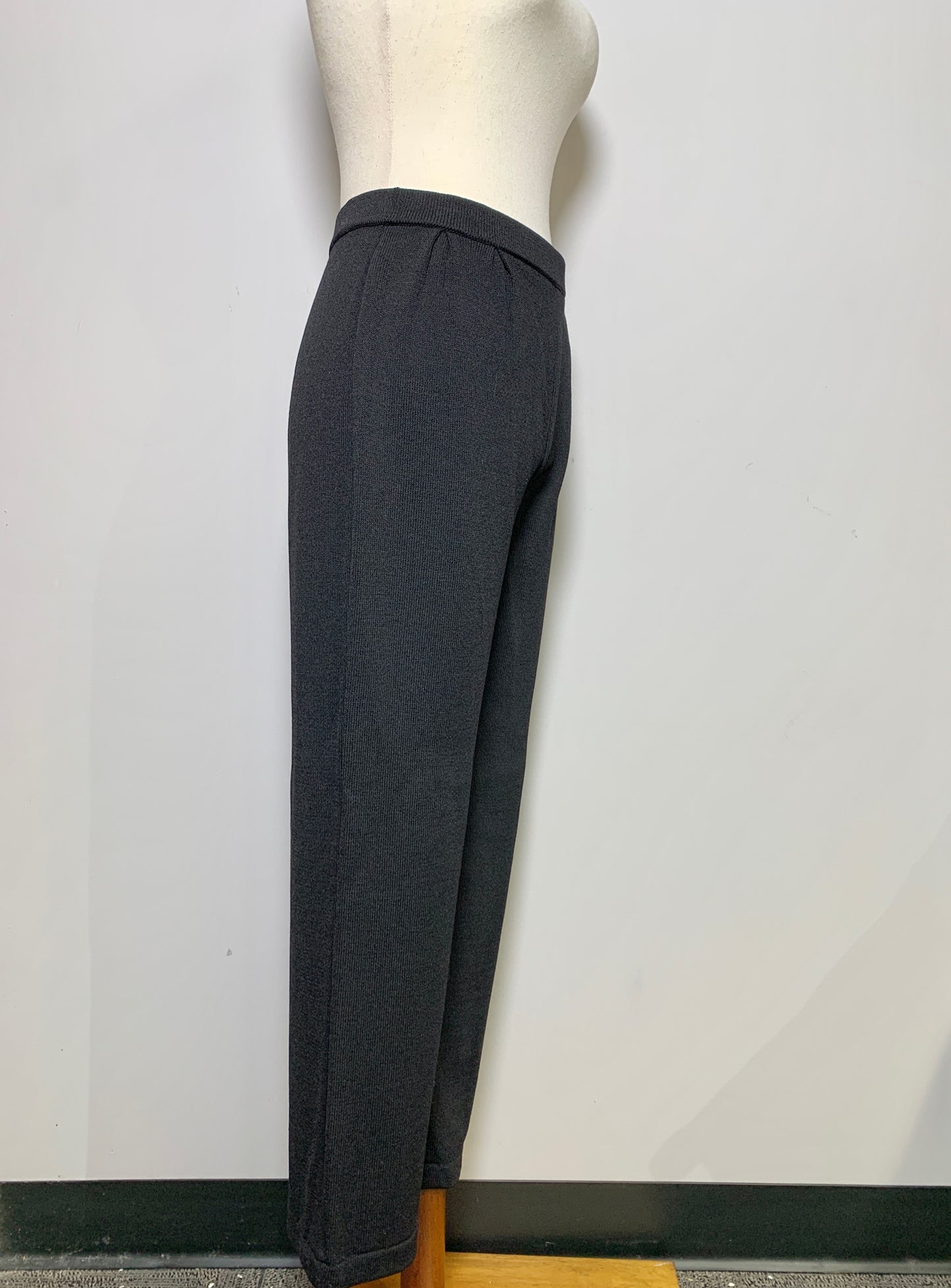 Women Size 2 St. John Black Solid Wool Wide Leg Pants