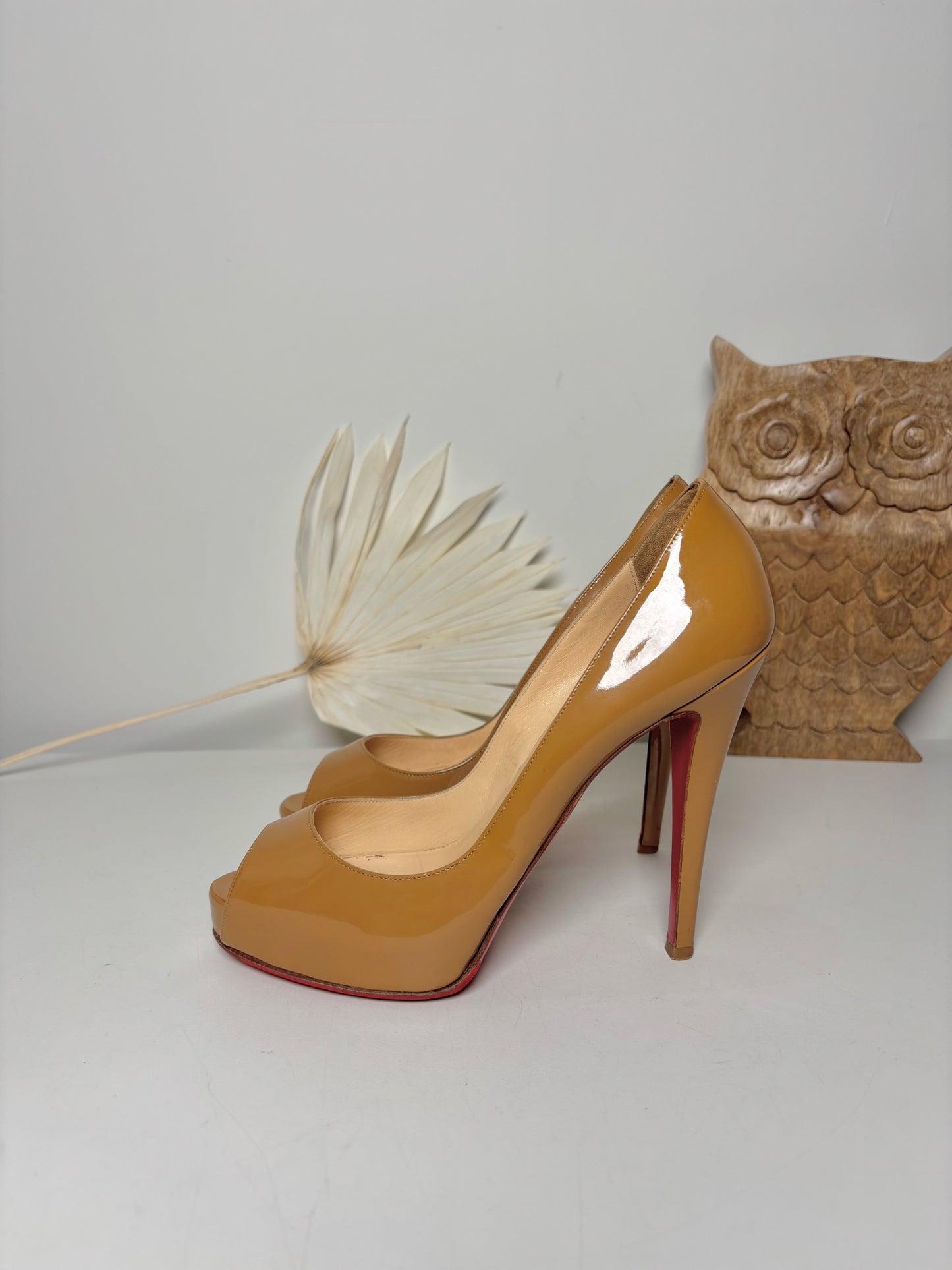 W Shoe Size 38.5 Christian Louboutin Camel Patent Calf Pre-owned Pump