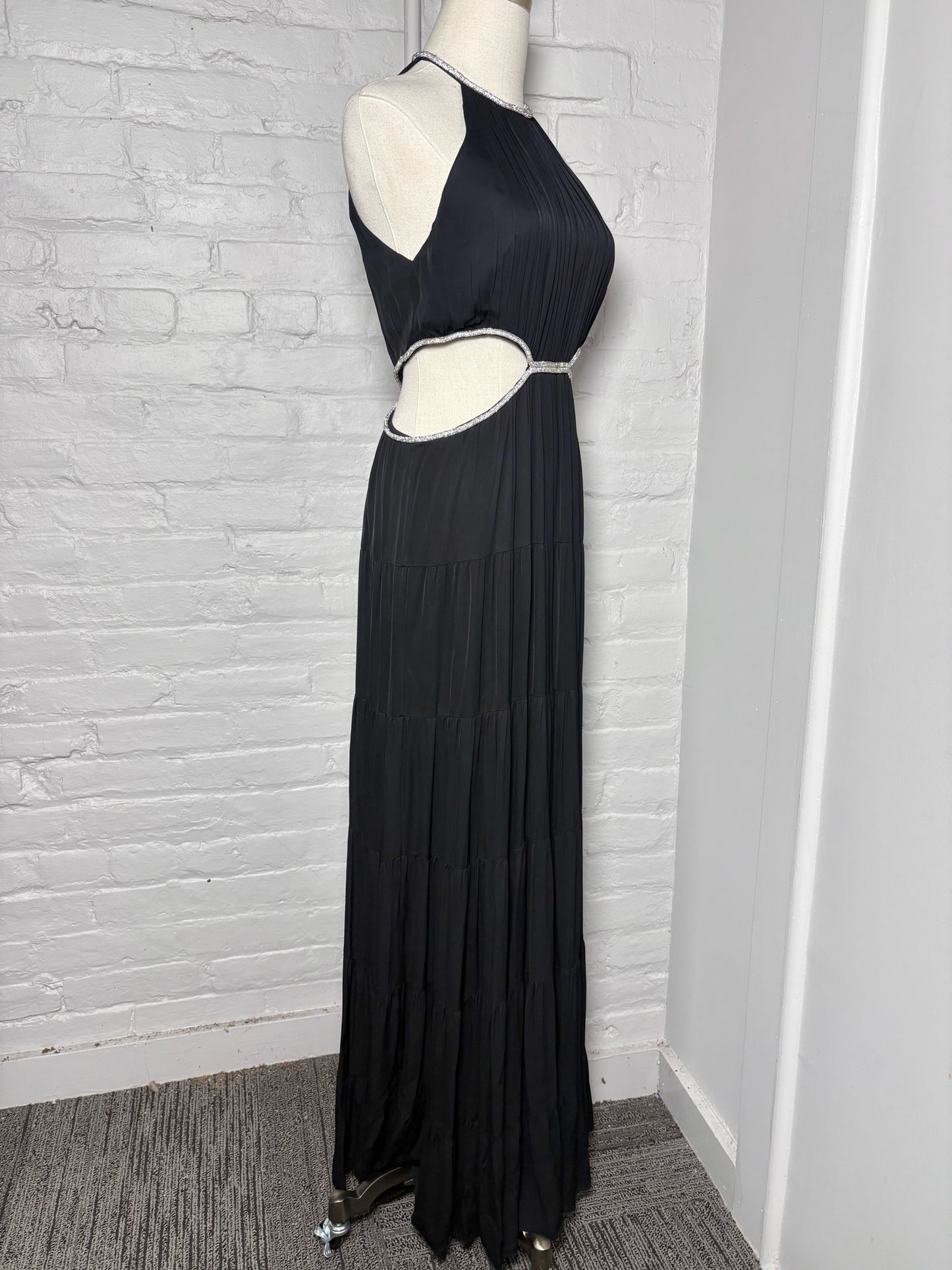 Women Size 4 Alice + Olivia Black Classic Halter Silhouette Maxi Dress