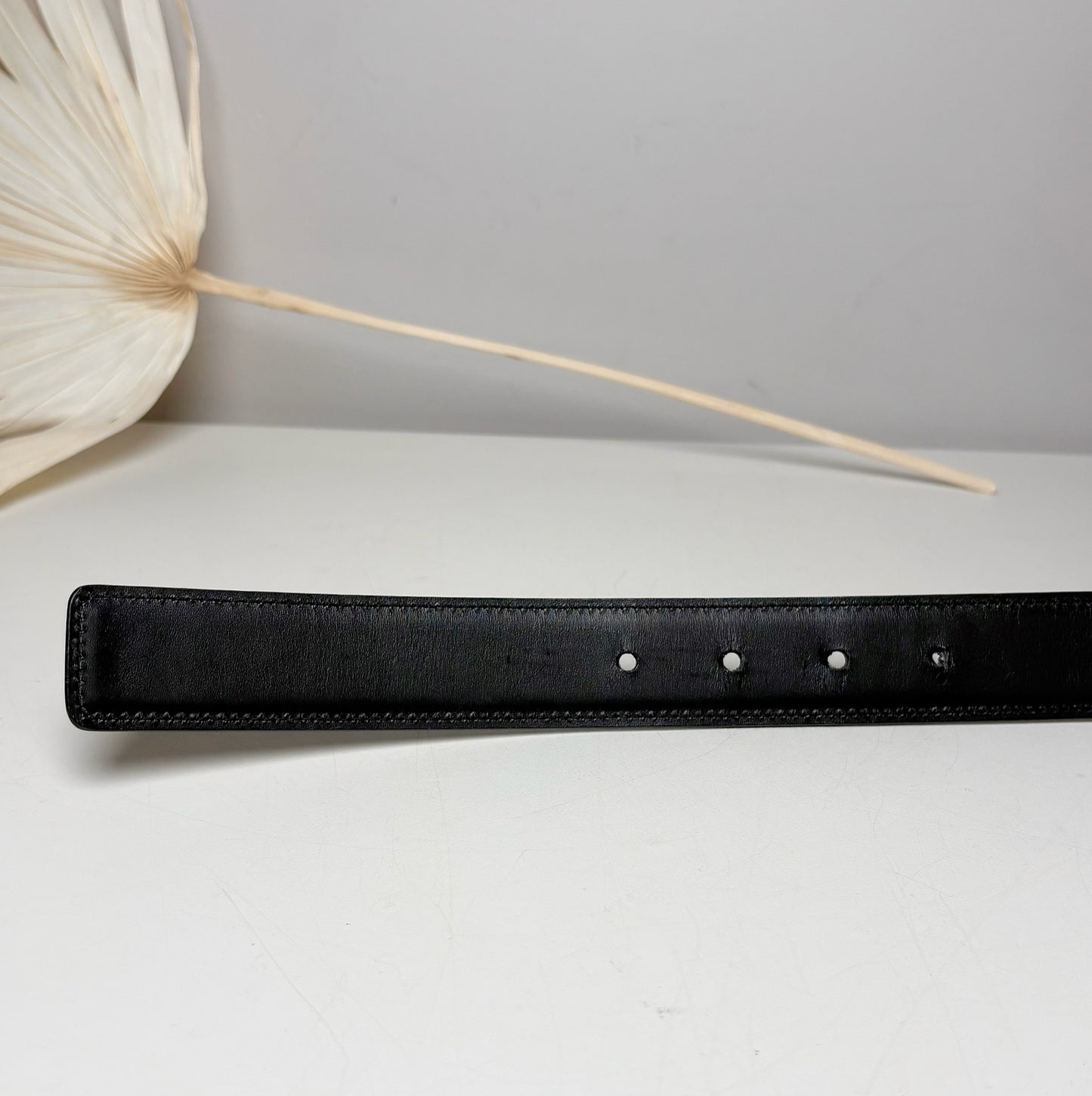 Mens Size M Gucci Black Leather Solid Men's Belt