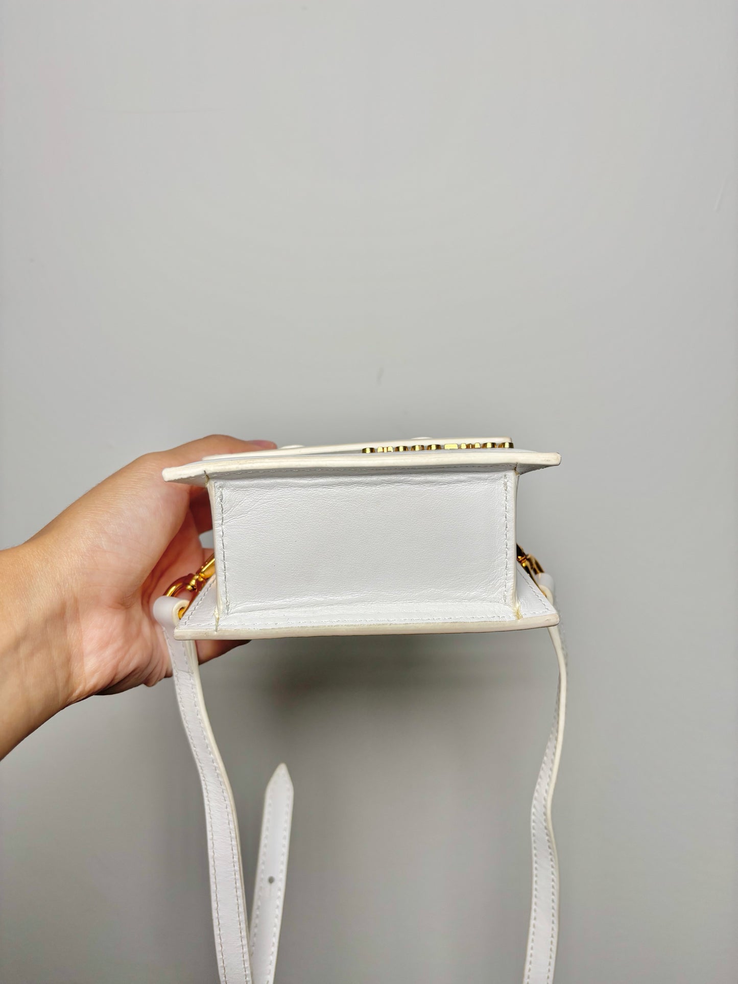 Jacquemus Leather Pre-owned White Le Chiquito Moyen Purse
