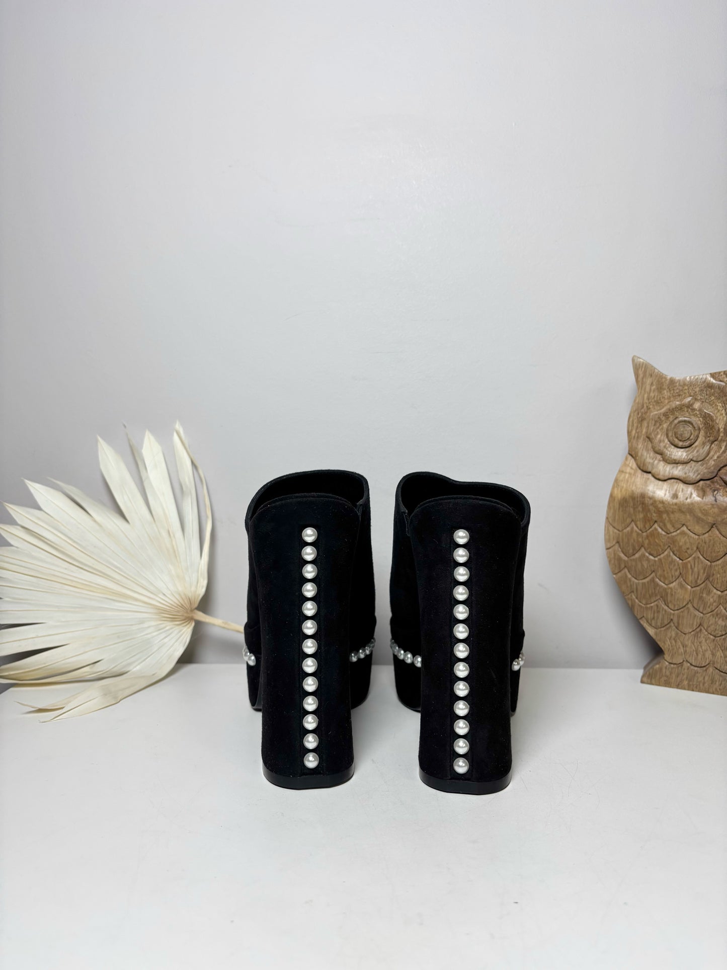 W Shoe Size 7 Stuart Weitzman Black Leather Suede Pearl Platform Slides
