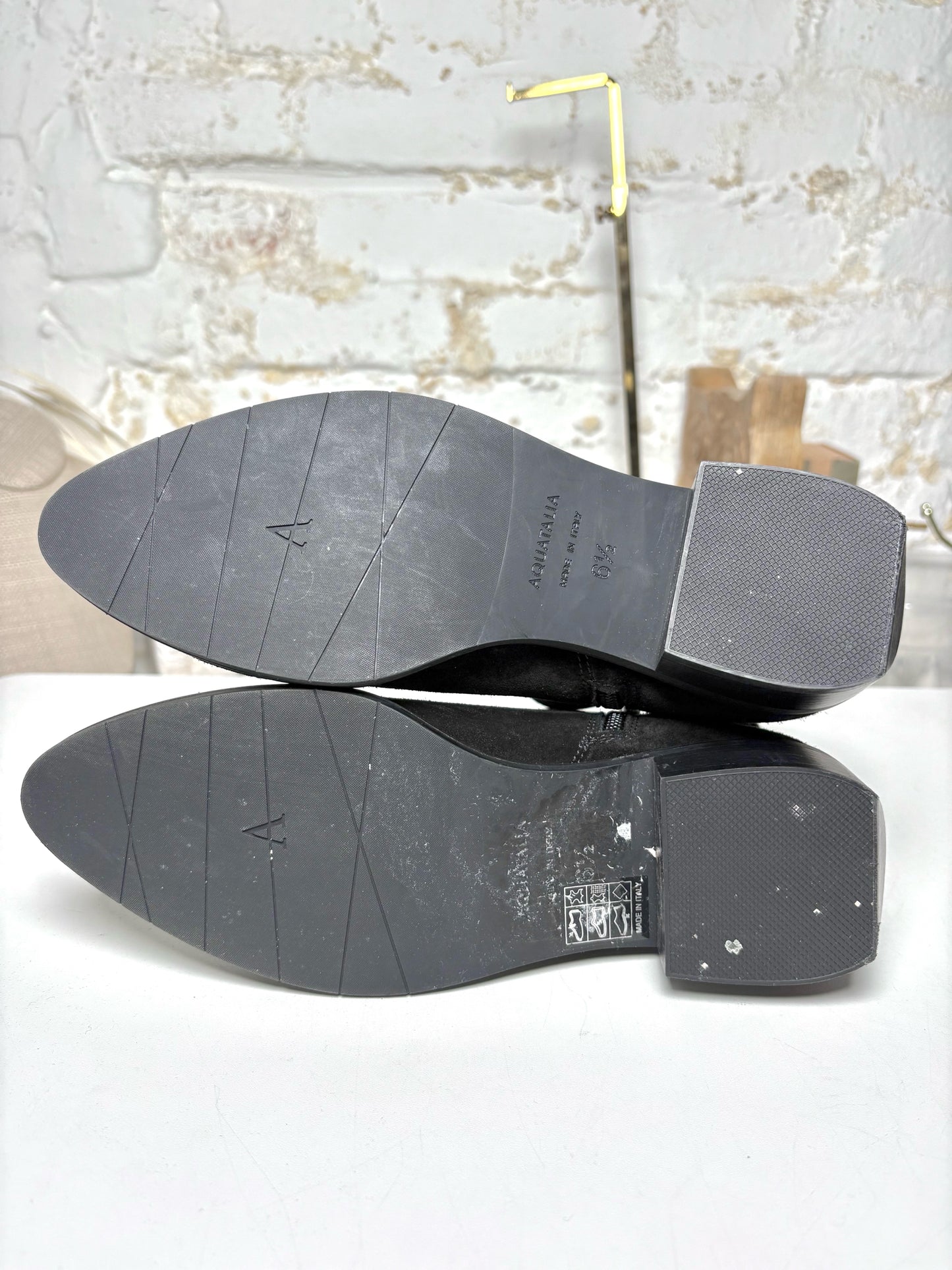 W Shoe Size 6.5 Aquatalia Black Suede Pre-owned Boots