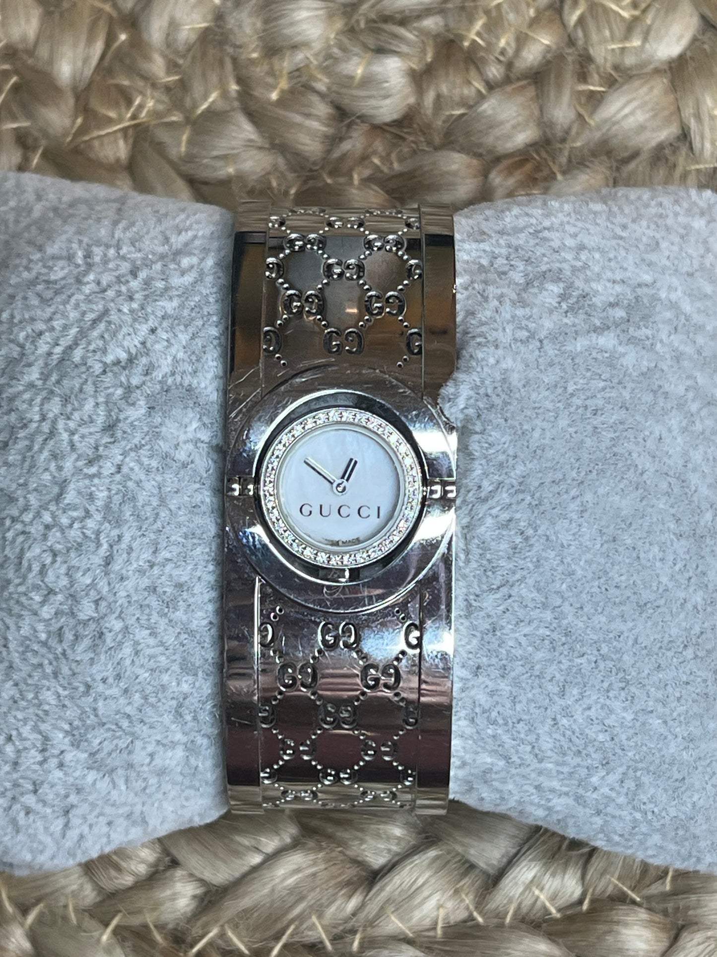 Gucci Twirl Silver Stainless Steel Double-G Ladies Watch