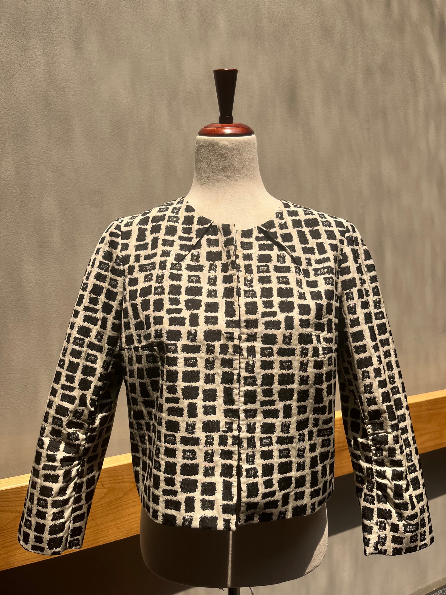 Ladies Paul Ka Black & White Square Printed Blazer Sz. Small