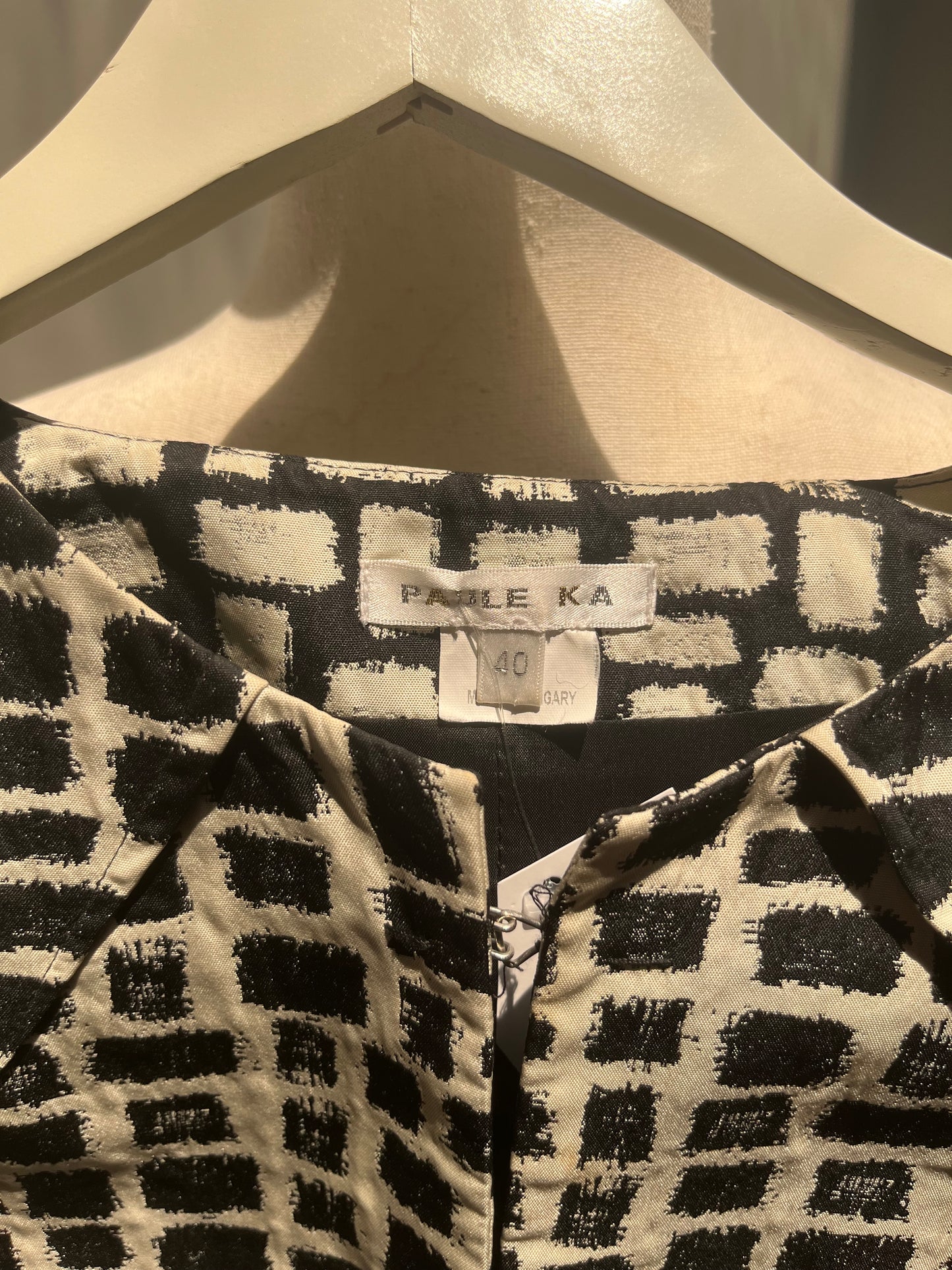 Ladies Paul Ka Black & White Square Printed Blazer Sz. Small