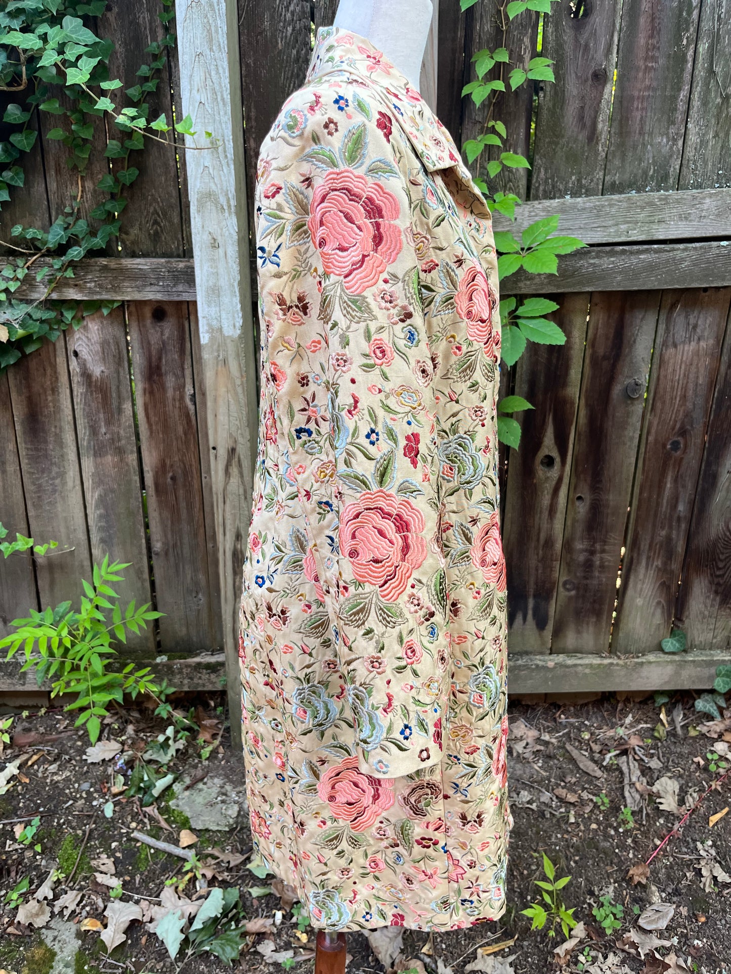 Johnny Was BIYA Beige Embroidered Silk Jacket/Coat