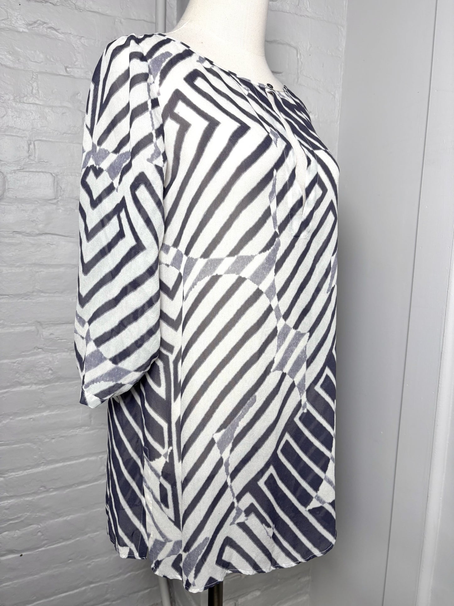 Women Size M Theory White, Gray Stripe Silk Blouse