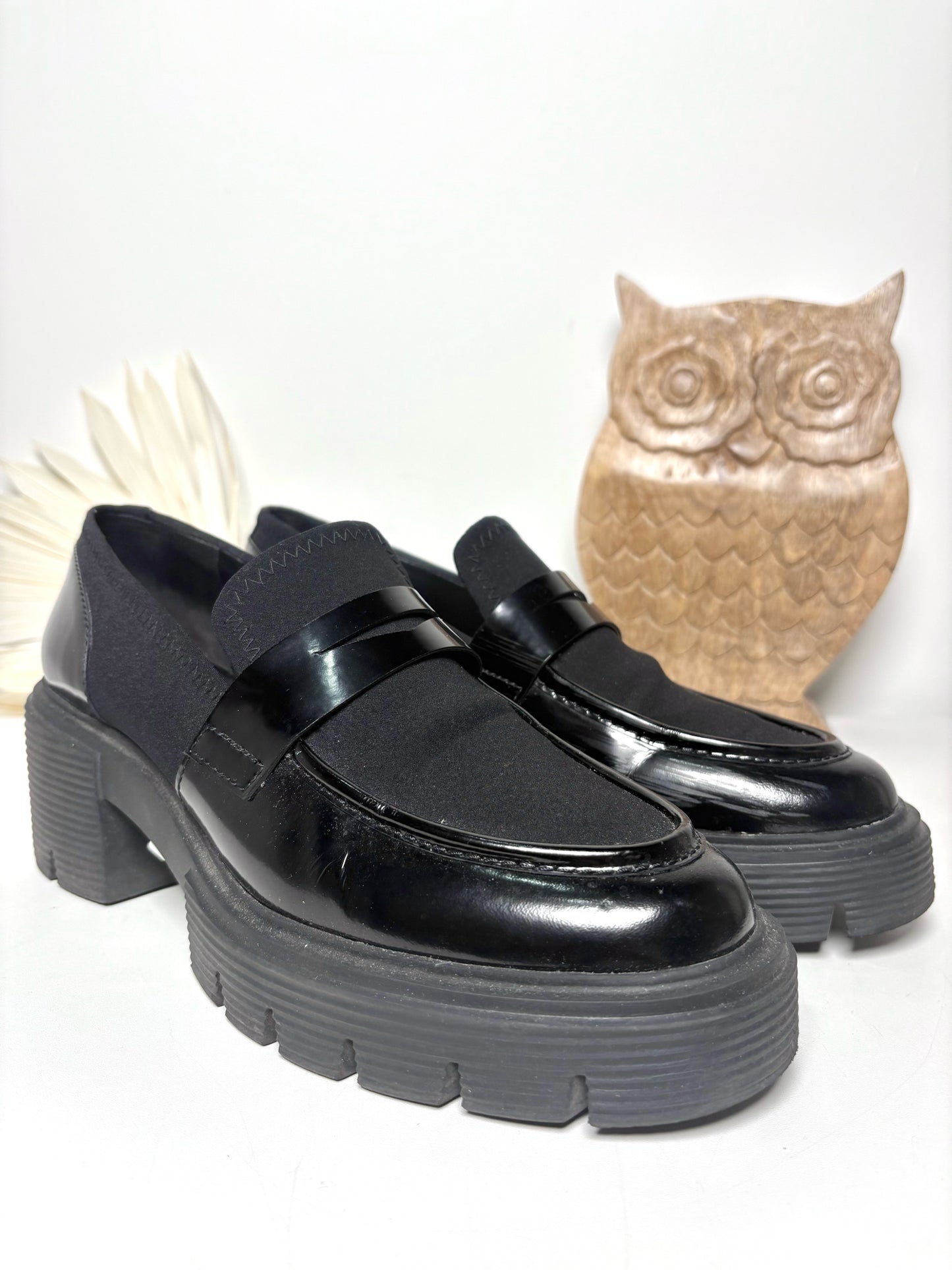 W Shoe Size 10B Stuart Weitzman Black Leather Patent, Suede Soho Loafers