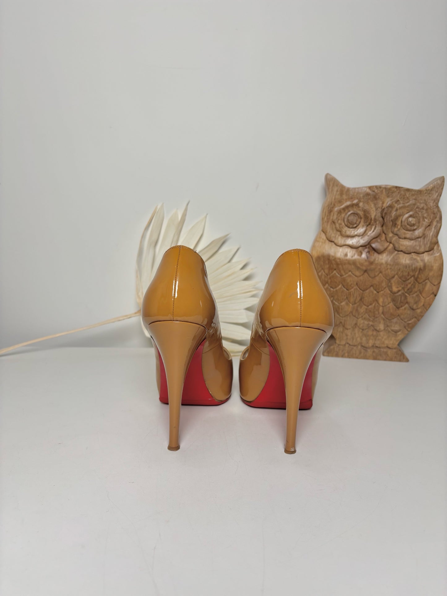 W Shoe Size 38.5 Christian Louboutin Camel Patent Calf Pre-owned Pump