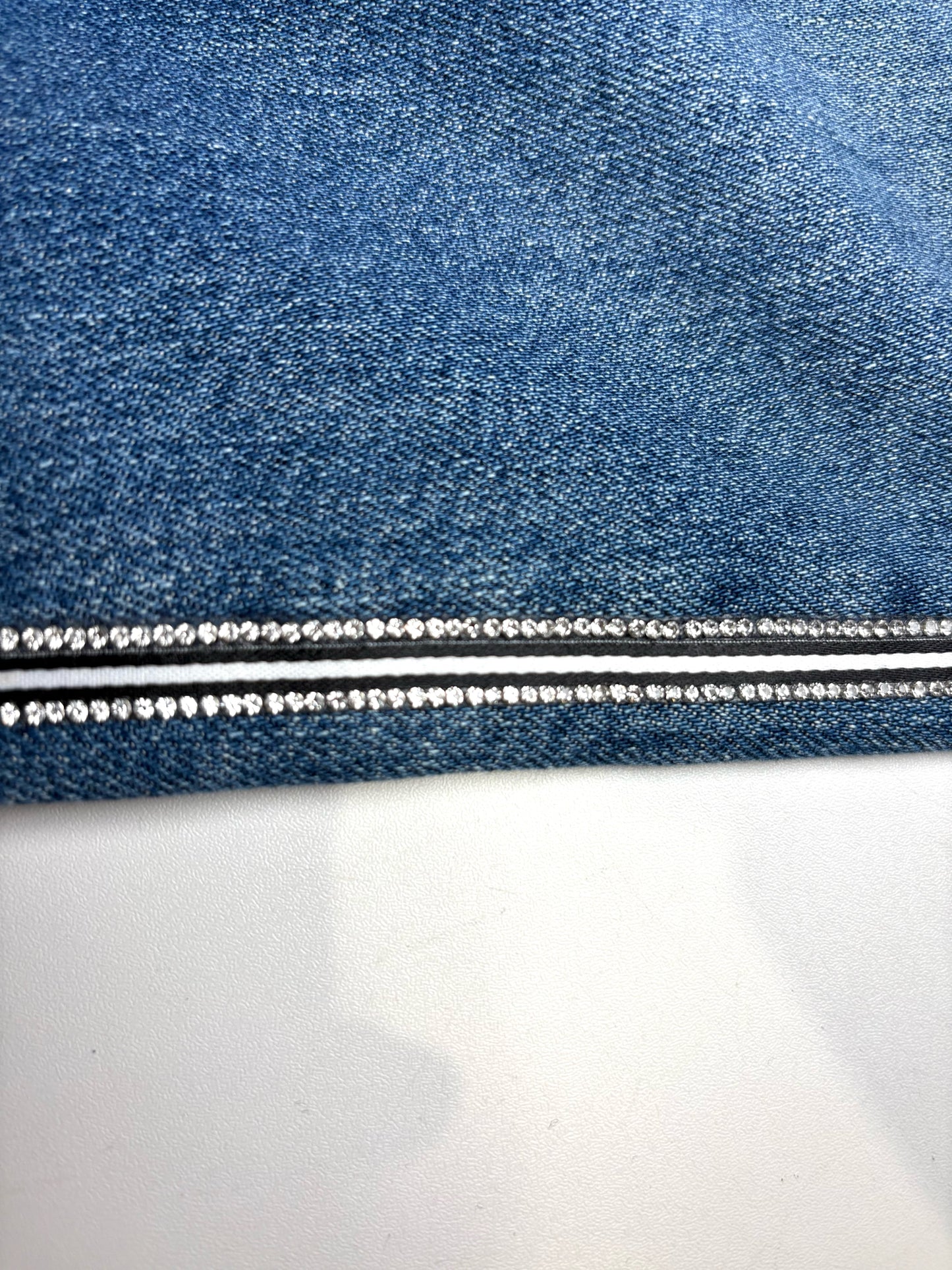 Women's Size 28 J Brand Jules Blue Crystal Accent Pre-Owned Straight Leg Frayed Hem Jeans
