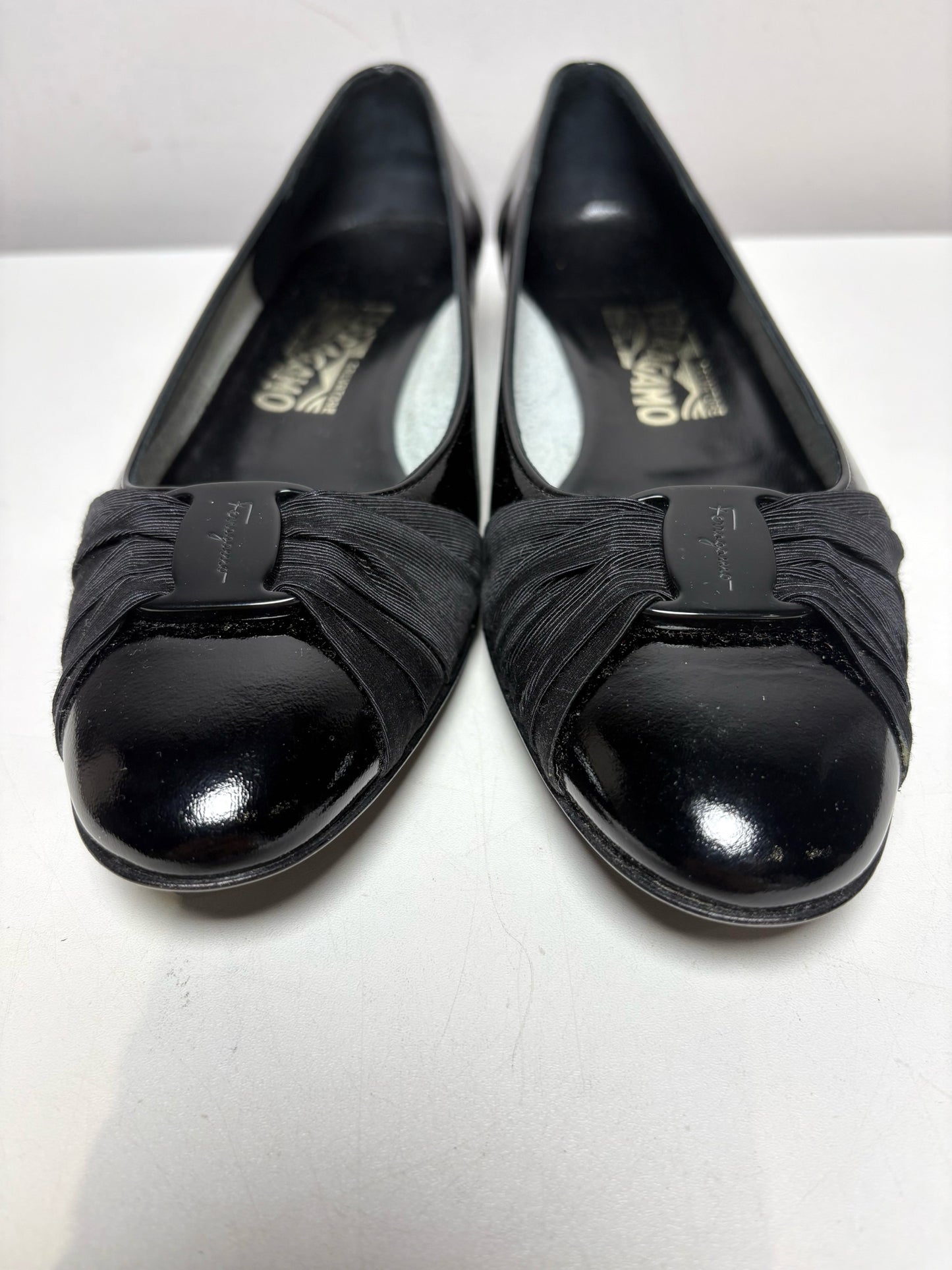 Women Shoe Size 7.5 Salvatore Ferragamo Black Patent Leather Calf Vintage Pre-Owned Crinoline Ballet Flats