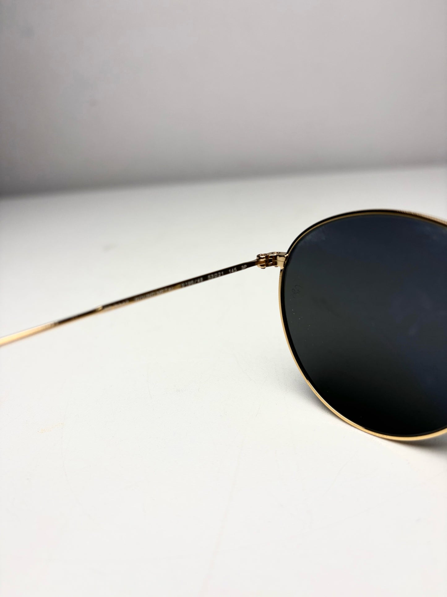 Women's Ray-Ban RB3447 Round Metal Gold Polarized Pre-Owned Sunglasses
