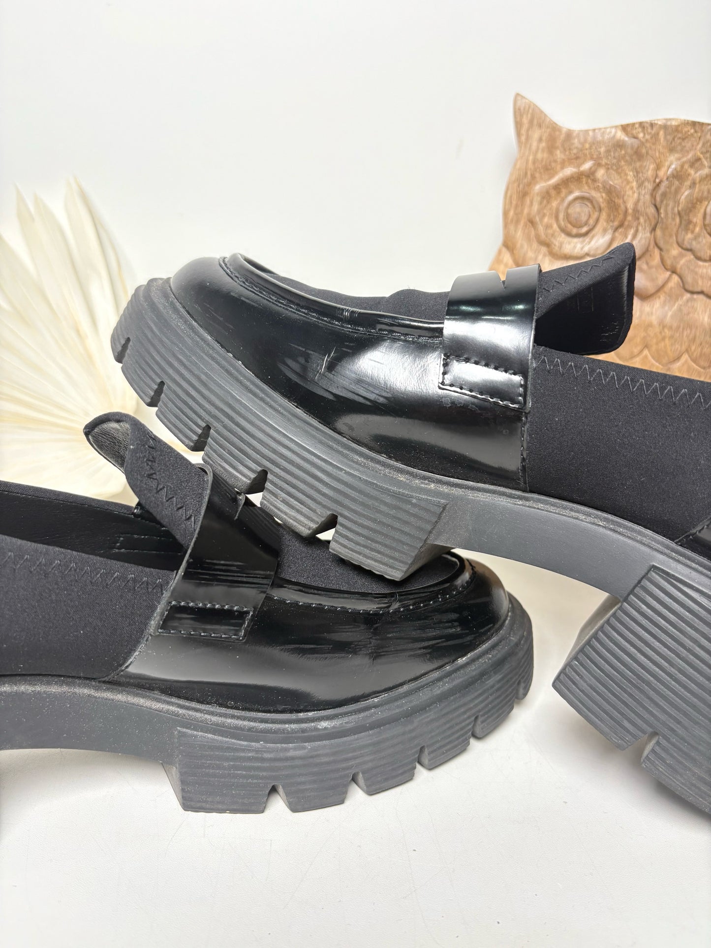 W Shoe Size 10B Stuart Weitzman Black Leather Patent, Suede Soho Loafers