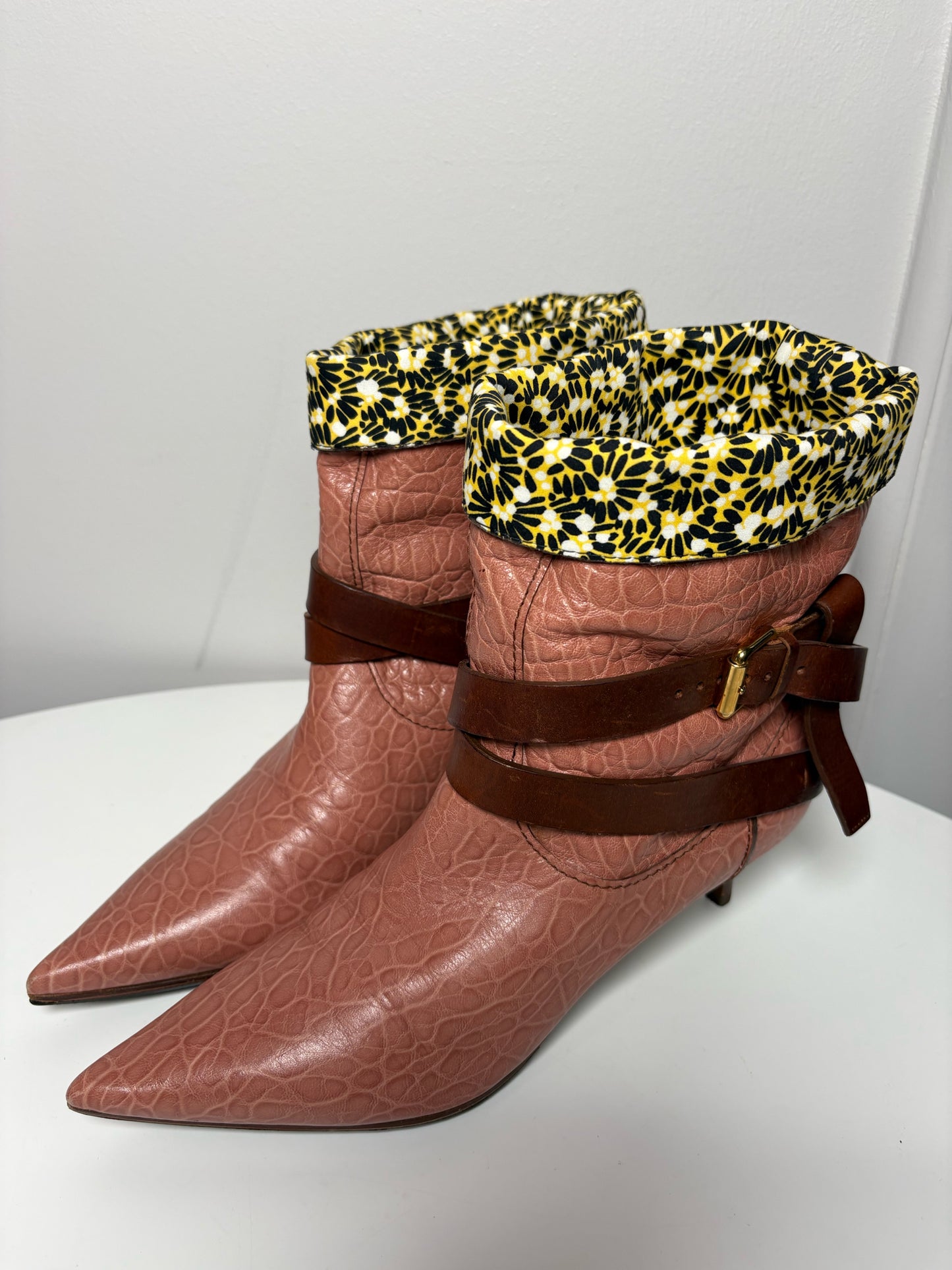 W Shoe Size 38.5 Louis Vuitton Pink Leather Boots