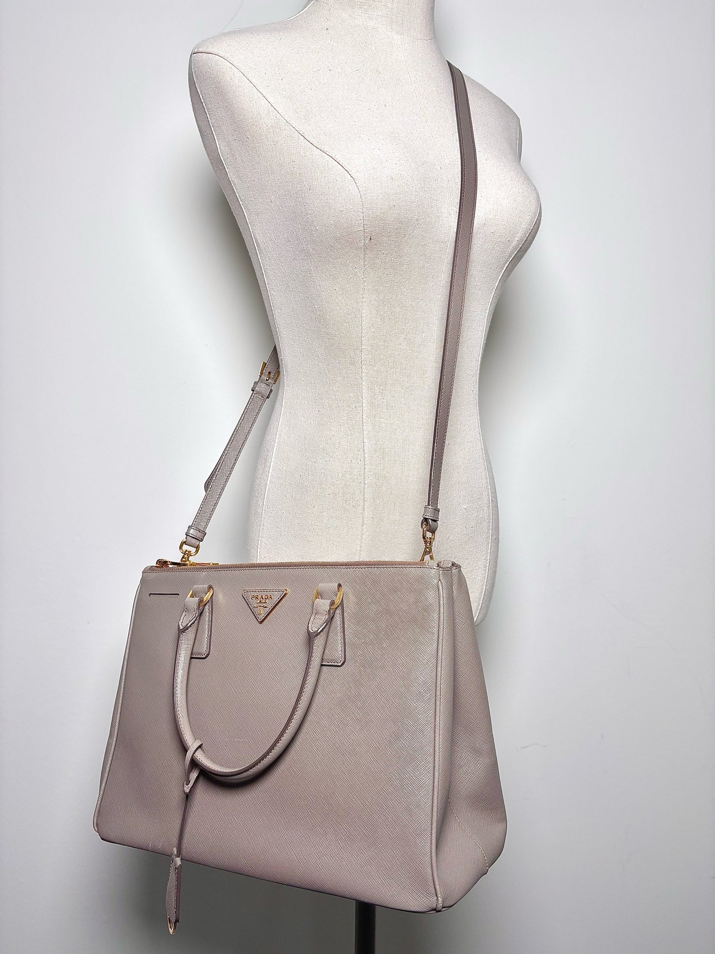 Prada Solid Saffiano Leather Pre-owned Taupe Galleria Tote