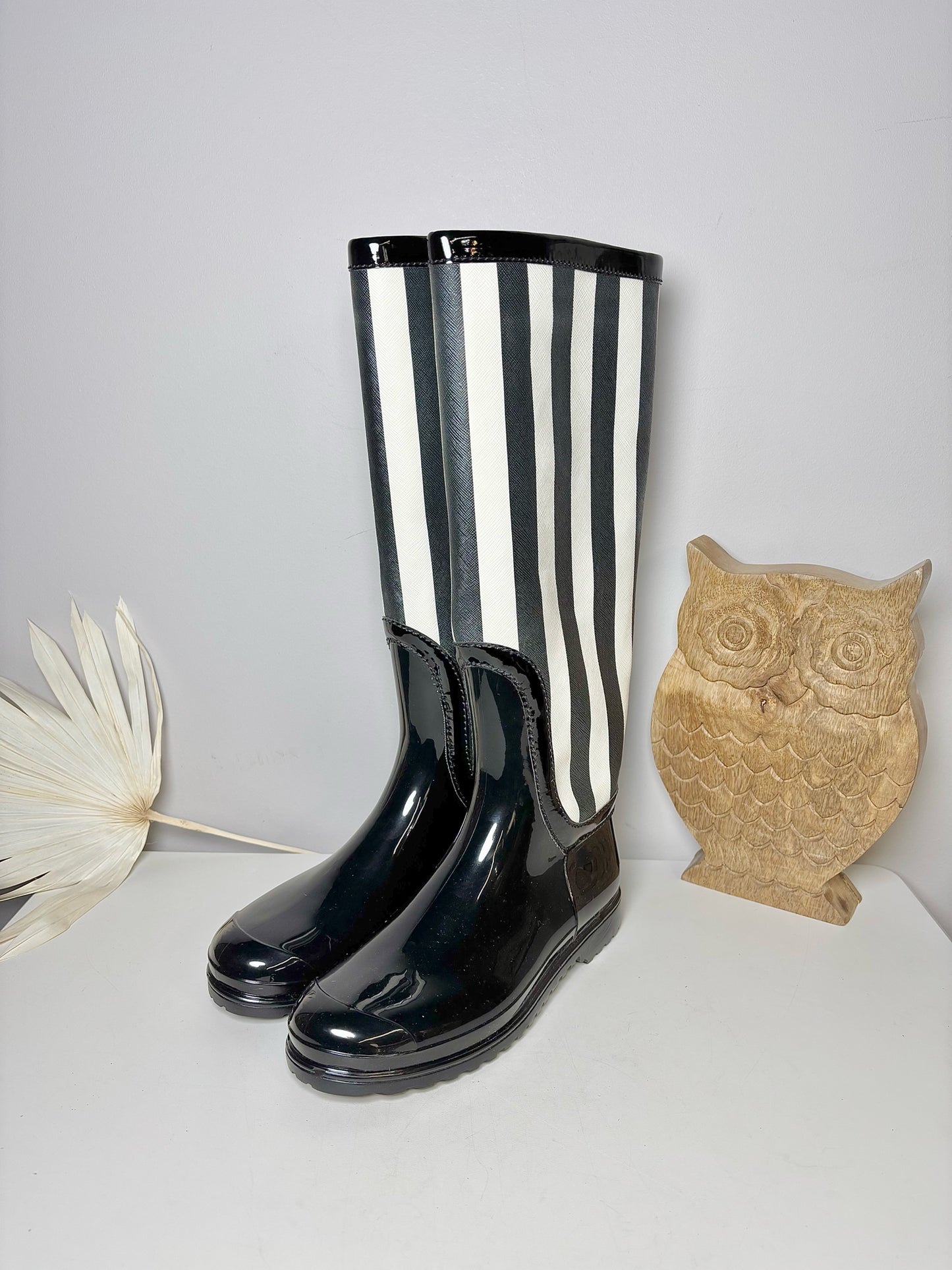 W Shoe Size 10 D&G Black, White Rubber NWT Boots